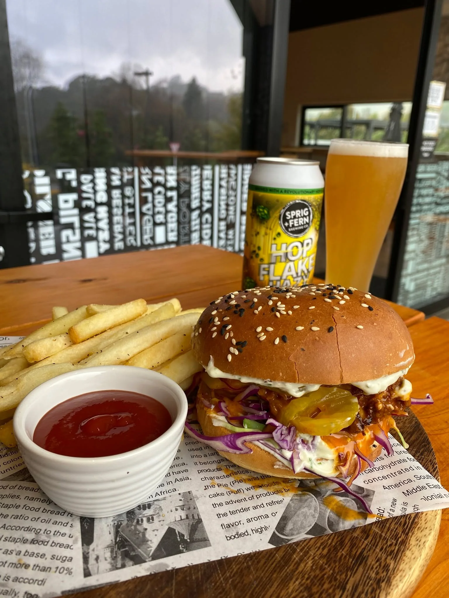 🔥 🔥 Calling all heat seekers… the Spicy Valley Clucker Burger at @sprigmarsden might be the answer to your your problems!
Medium heat, maximum flavour — this crispy buffalo chicken burger is stacked with blue cheese ranch, crunchy ghe