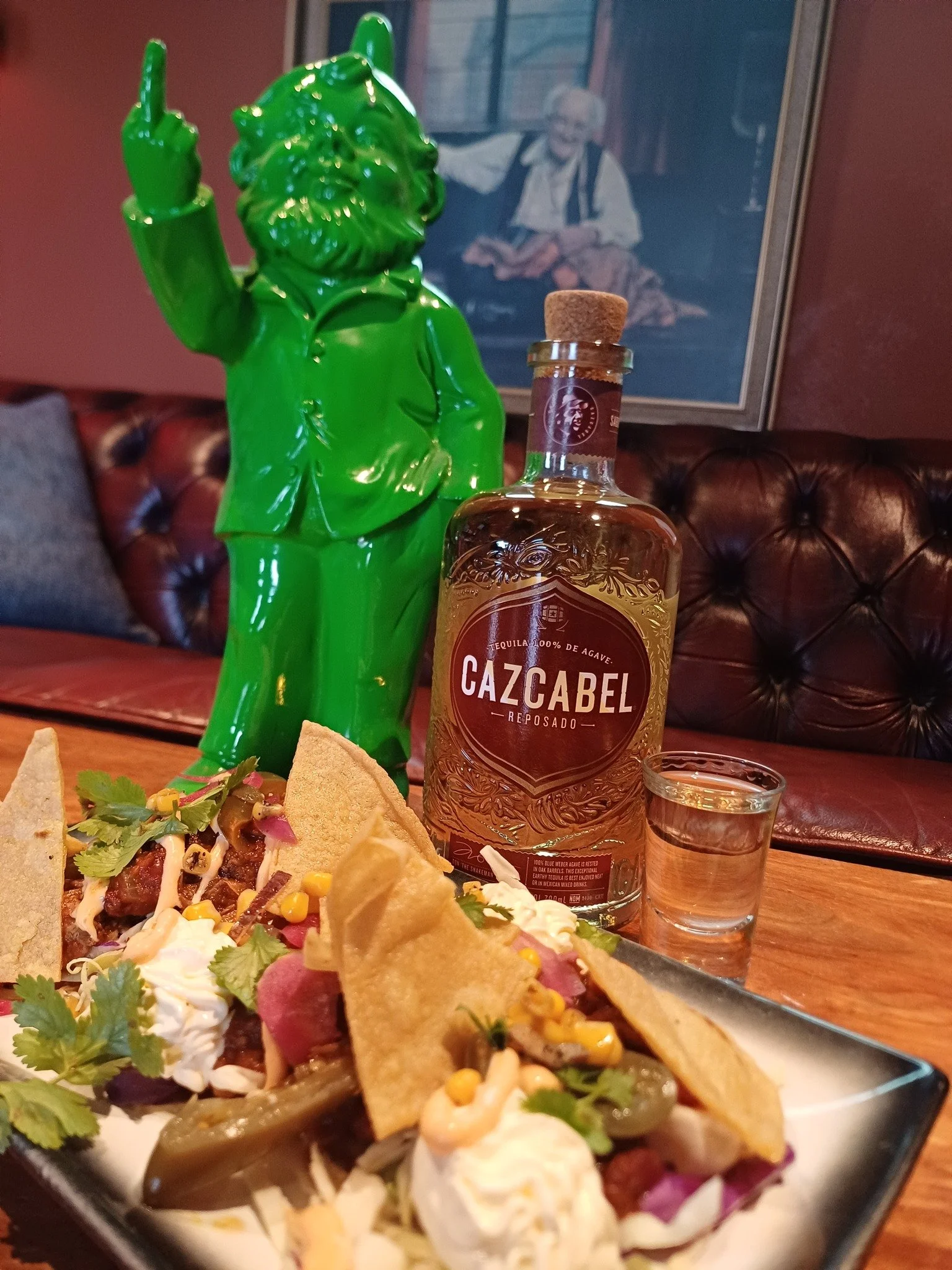 Who needs a bun when you can run with the Bandito? 🌶️🔥
@red16nelson is breaking the burger laws...the Chilli Bandito ditches the bread and goes full outlaw with slow-cooked spicy Mexican beef, chipotle mayo, sour cream, and pickled jalapeño