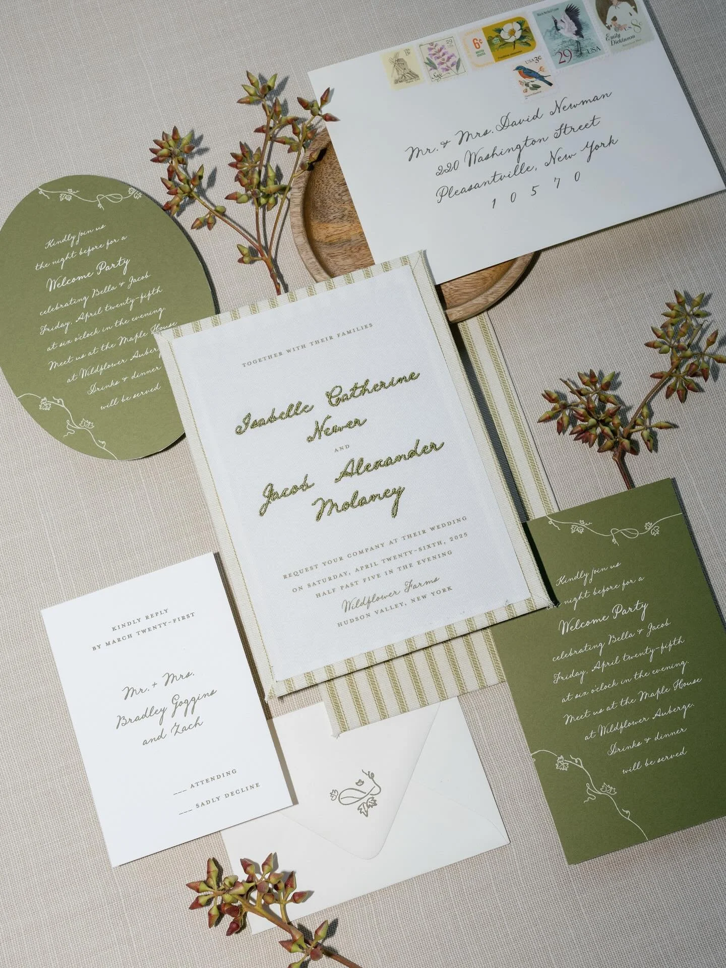 In a world where so much is digital, there&rsquo;s something timeless about holding beauty in your hands. Such a stunning invitation suite + a few snaps from this beautiful day. 

Workshop Host &amp; Lead Photographer @lizandolinaphotography
Venue@wi
