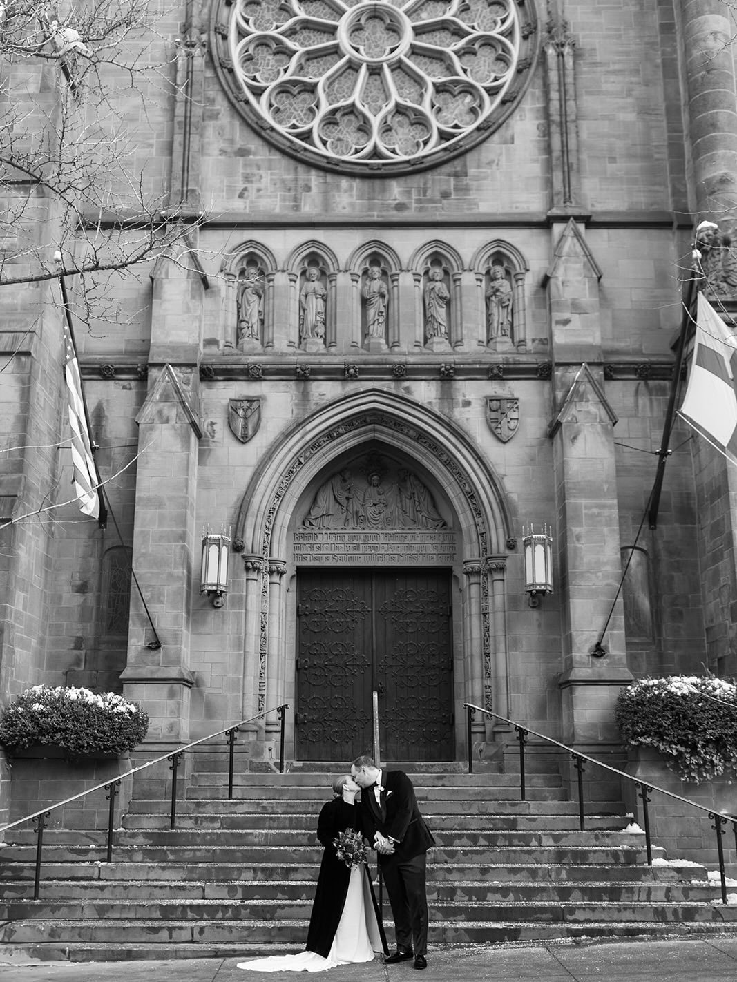 One year of the Stillmans and I am still never going to be over this day! 

Planning: @beautifullybornevents
Florals: @bellefleurny
Cake: @rbicakes
Dress: @alittlesomethingwhitebridal
Venue: The Union Club
Carolers: @broadwaycarolers
DJ: @jarrellente