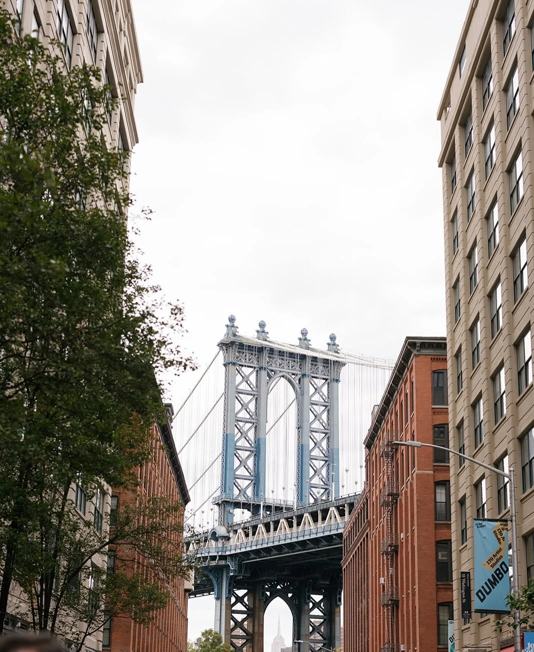 Welcome party in Brooklyn this past fall. Hugs, laughter, sentimental speeches where we laughed until we cried. 

Thankful for the talented @jacquelinealeacephotography helping me with this weekend 🫶