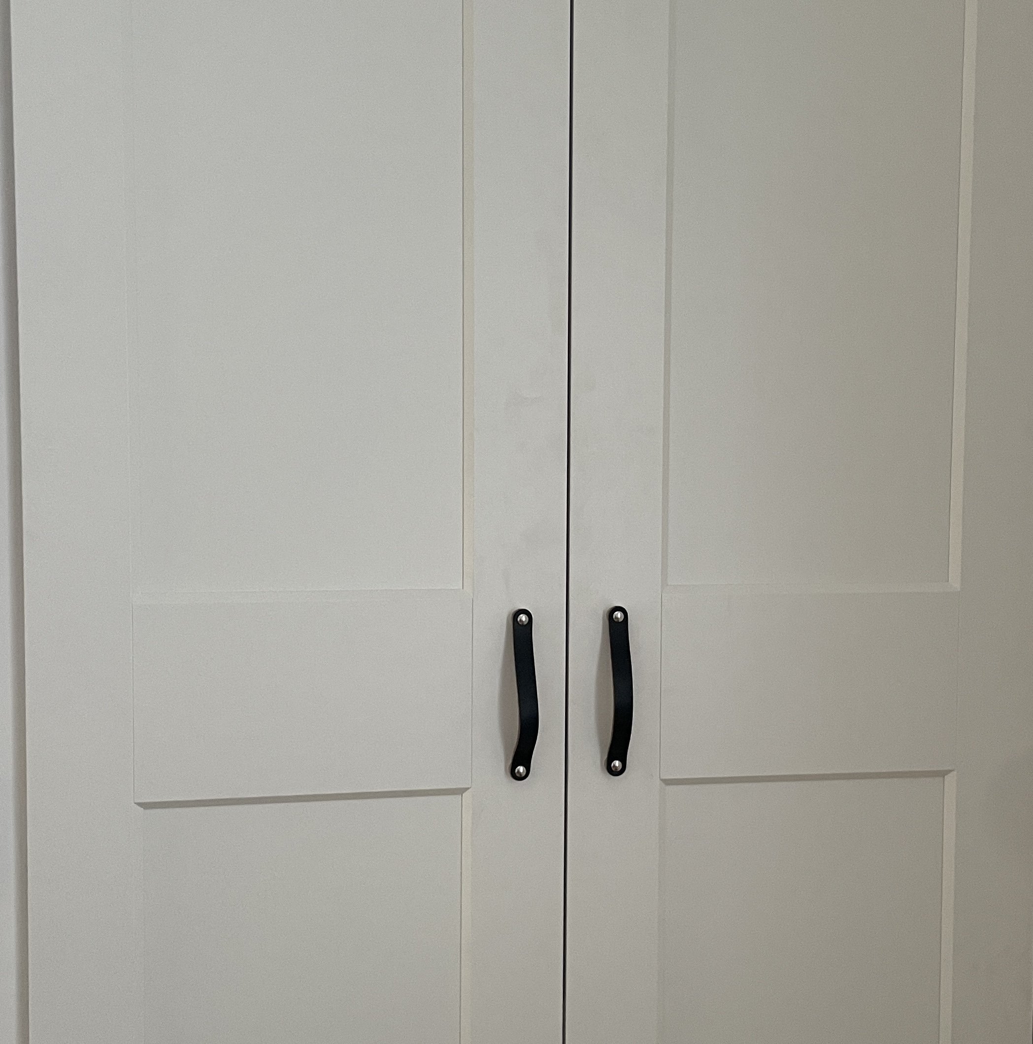 Closet with leather handles