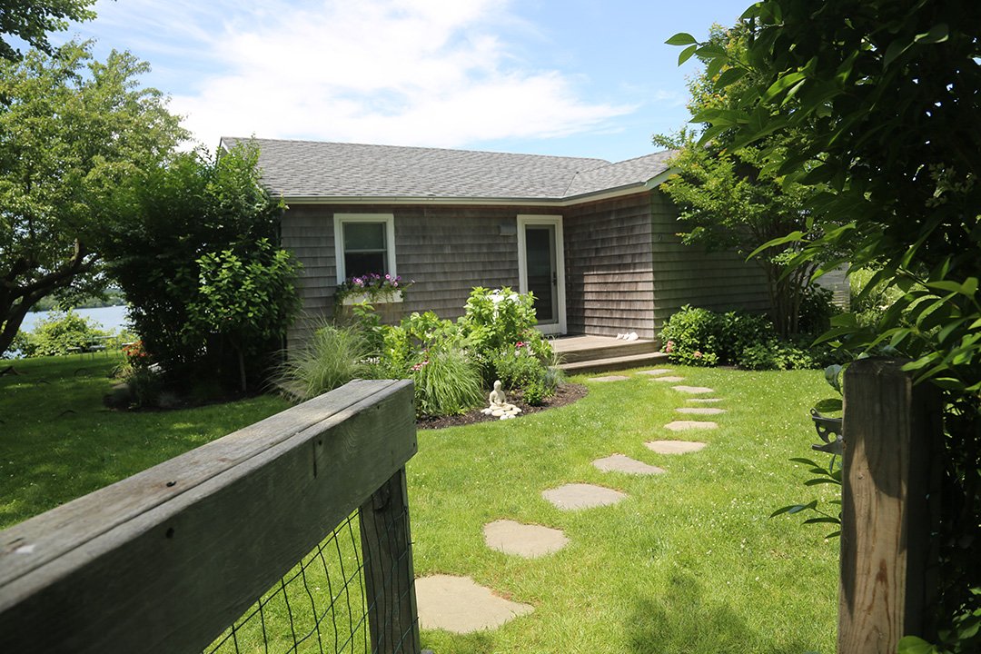 Front of Cottage_1.jpg