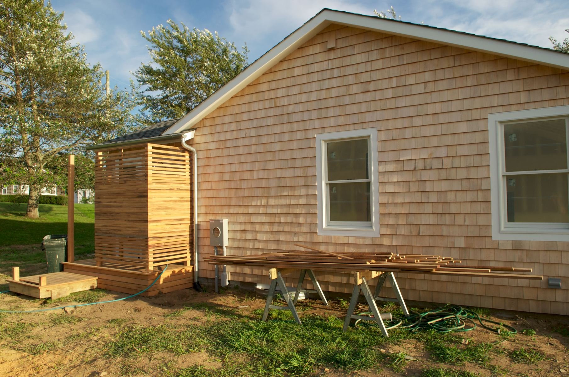 outside-shower_2784612146_o.jpg