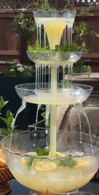 🍸 Cocktail Fountain Experience