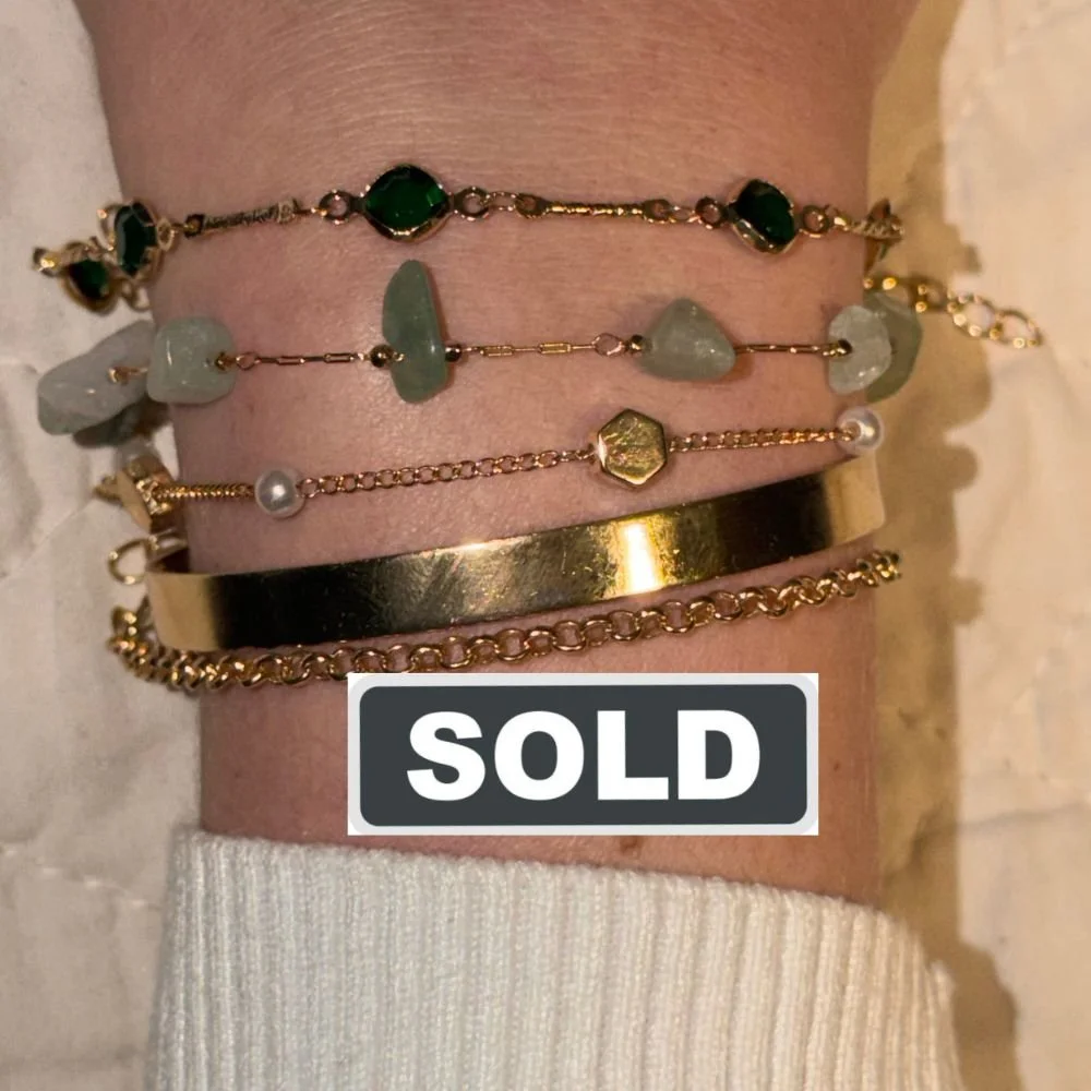 Gold-Tone Green & Natural Stone Bracelet Stack – 5 Pieces
