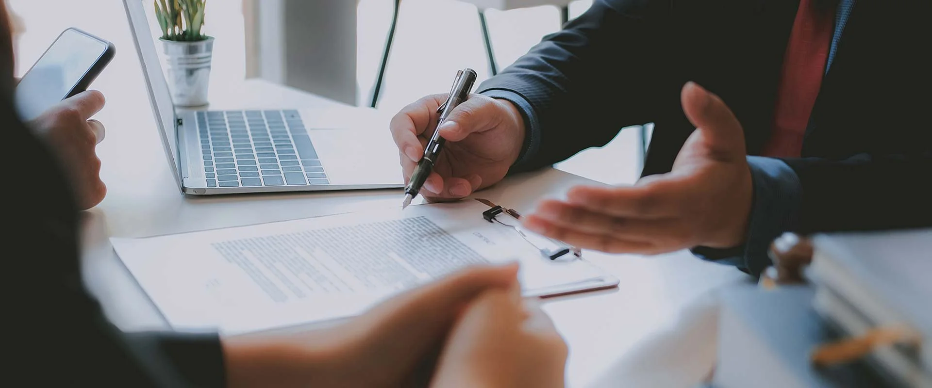 The Smart Seller’s Guide to Reviewing Multiple Offers in a Balanced Market