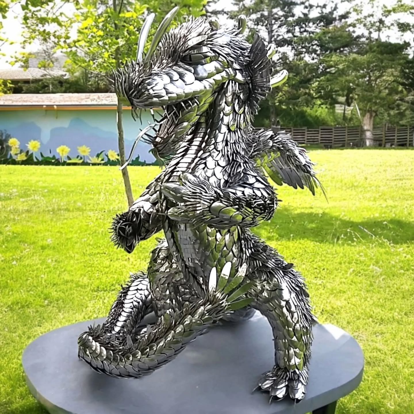 π²π"LITTLE FRED" a Dragon I made a couple years back . 92lbs of Cutlery . 10 week build . SOLD π₯
Possibilities are endless with a creative mind β¨οΈ
www.whiteravenartistry.com
.
.
.
.
.
#metalwork #metalworking #metalart #metalsculptin
