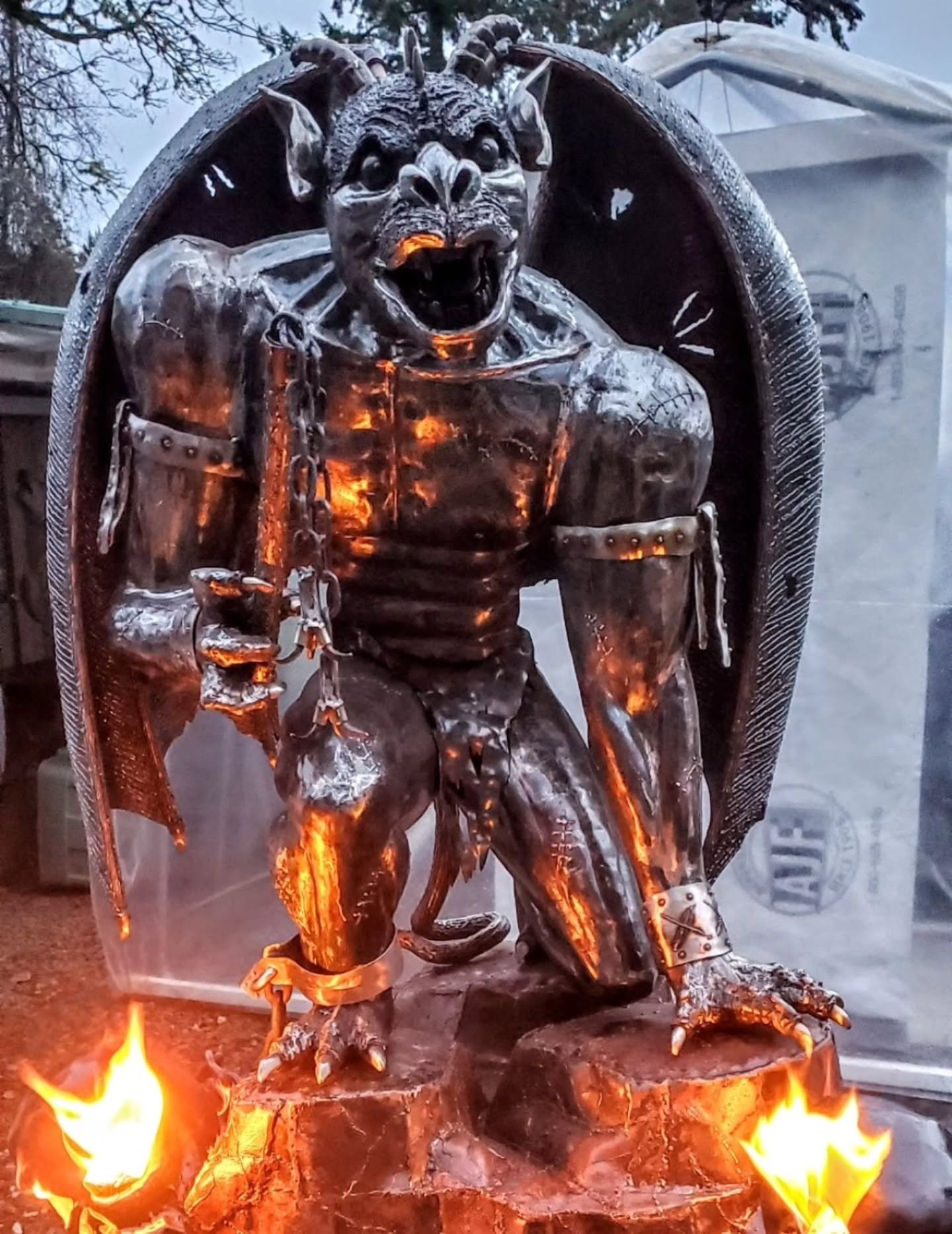 π₯"GILBERT THE GARGOYLE "π₯ - 14 week project
www.whiteravenartistry.com
.
.
.
.
.
#gargoyle #gargoyleart #fantasyart #fantasy #MetalSculpture #metalart #weldingart #welding #weldart #weldlife #weldingartist #weldinglife #weldaddicts #
