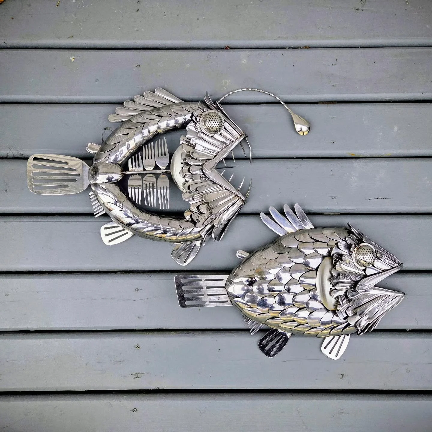 🐟Busy working on Book #2  of How to Weld Metal Art :  Cutlery Art ! 

 ~COMING SOON to AMAZON📚 ~

This book will feature these two projects as well as a Cutlery Rooster 😄

www.whiteravenartistry.com
.
.
.
.
.

#weldingartist #weldlife #CutleryArt 