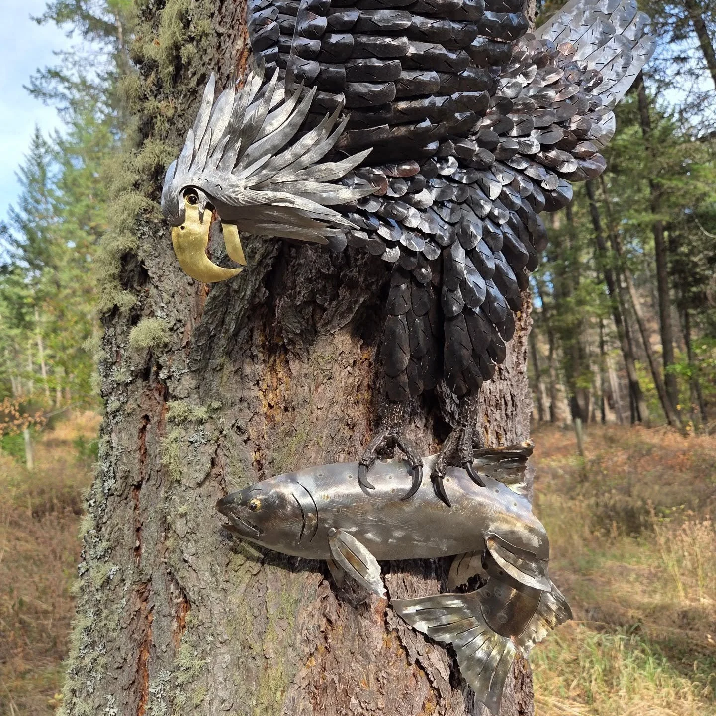 🦅This is why I love welding art: turning raw steel into movement, story, and soul.
Every fin,  Every feather. Every spark worth it.

⚒️ Made by hand
🌲 Inspired by the wild
📚 Learn how I build pieces like this in my How to Weld Metal Art books on A