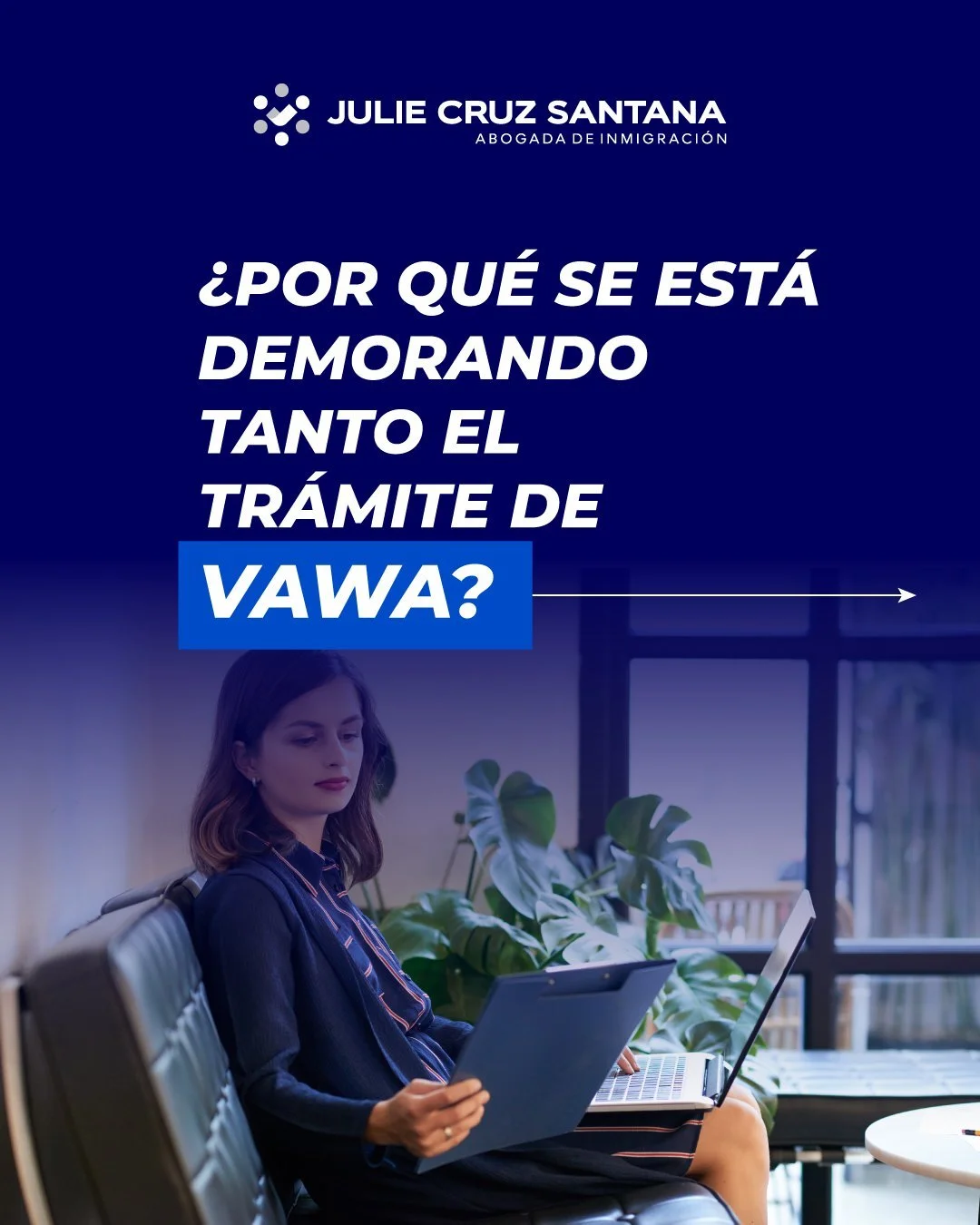 &iquest;Por qu&eacute; se est&aacute; demorando tanto el tr&aacute;mite de VAWA? 🤔 

Miles de personas est&aacute;n esperando a&ntilde;os por una respuesta de USCIS. 😟 

En este carrusel te contamos por qu&eacute; existen tantas demoras, cu&aacute;
