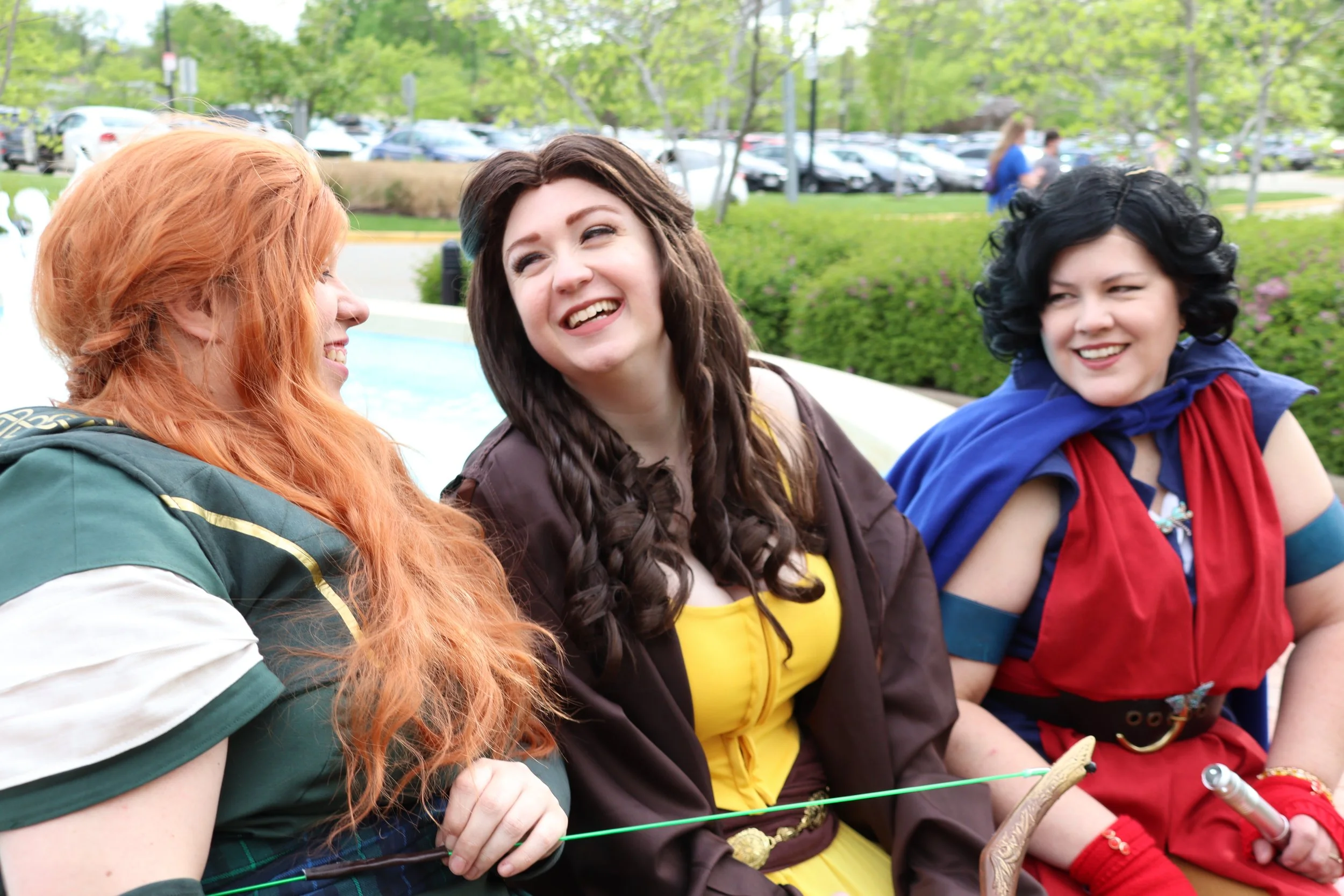 Shot by @melancholy.maiden.photography
@yomuchan_cosplay as Belle
@teddiliza as Snow White