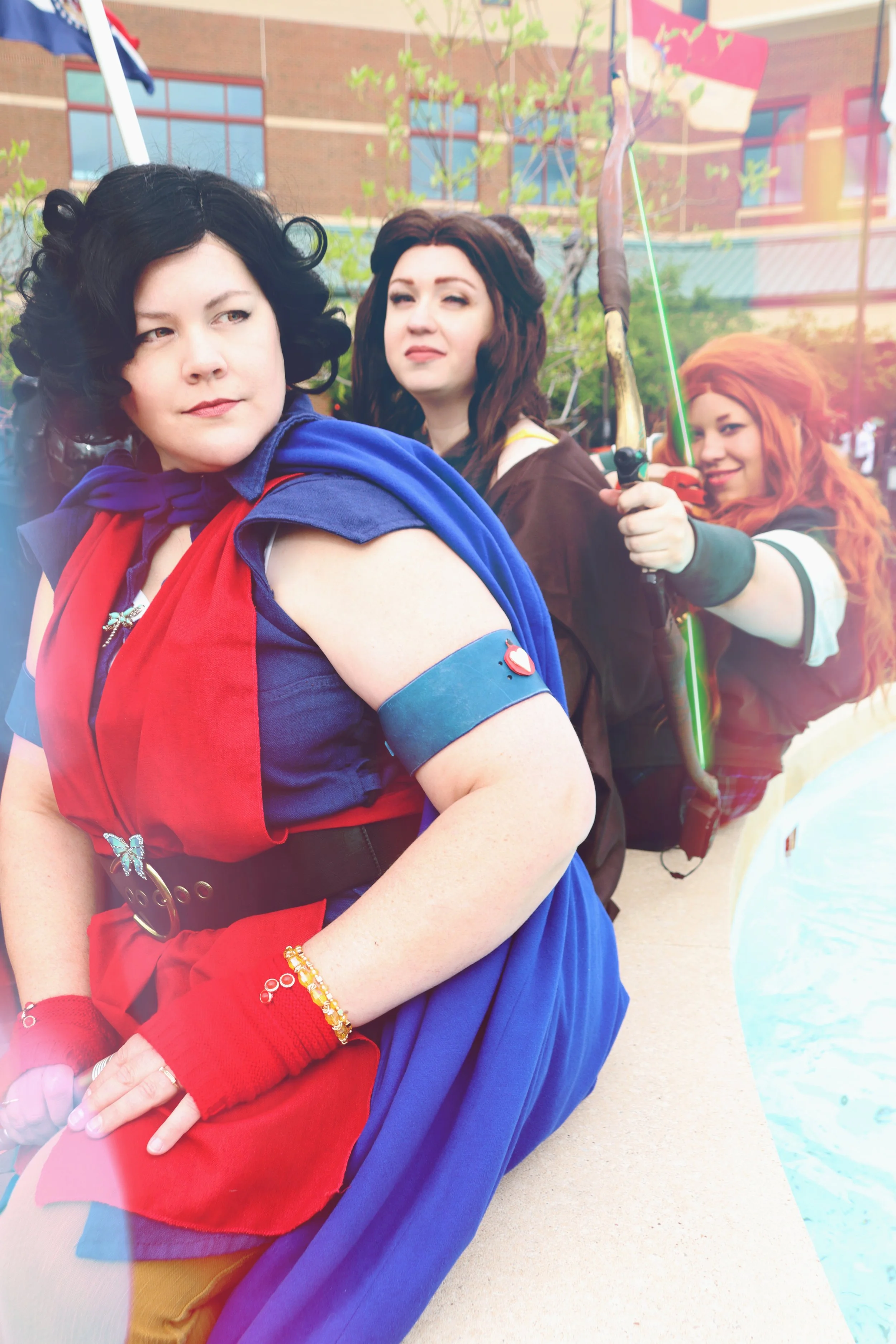 Shot by @melancholy.maiden.photography
@yomuchan_cosplay as Belle
@teddiliza as Snow White