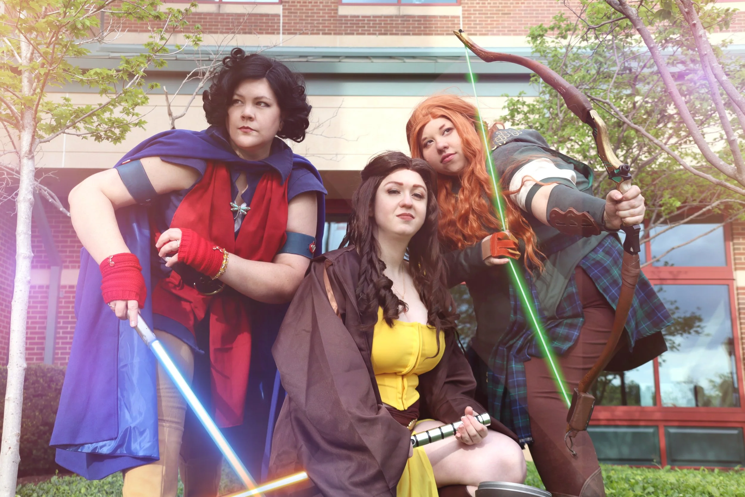 Shot by @melancholy.maiden.photography
@yomuchan_cosplay as Belle
@teddiliza as Snow White