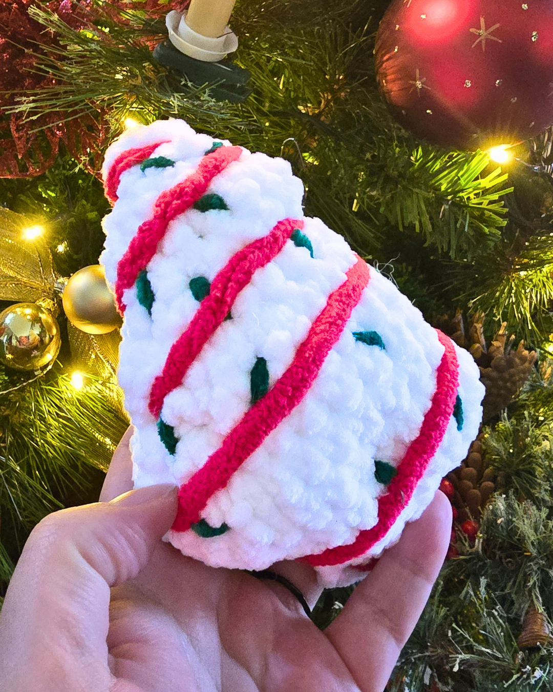 pattern by @momsstitchetti