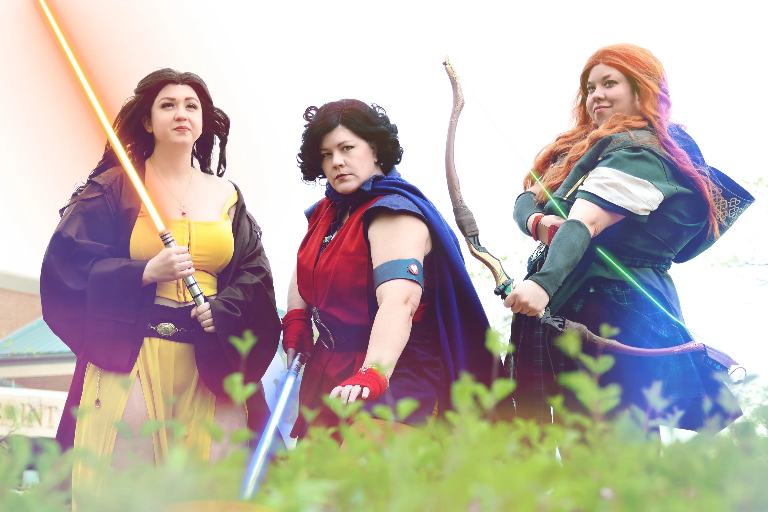 Shot by @melancholy.maiden.photography
@yomuchan_cosplay as Belle
@teddiliza as Snow White