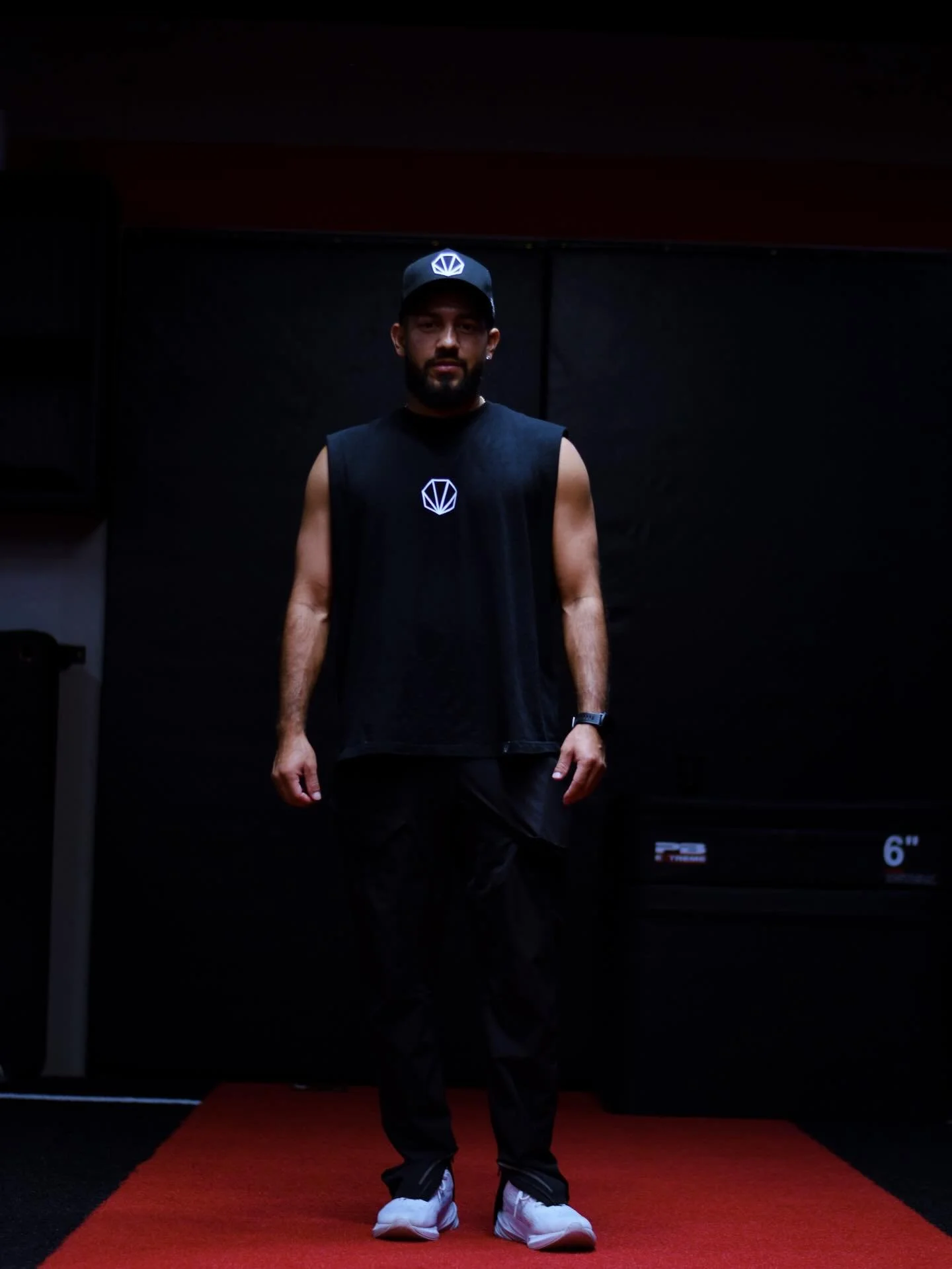 October challenge accepted! We're going all in on 31 days of discipline and motivation. Join the journey and let's set the tone together! 

State of the Art Facility check them out! 

Gym: @symmetry_fitness 
📸: @axjflicks 

#setthetone #svenzathleti