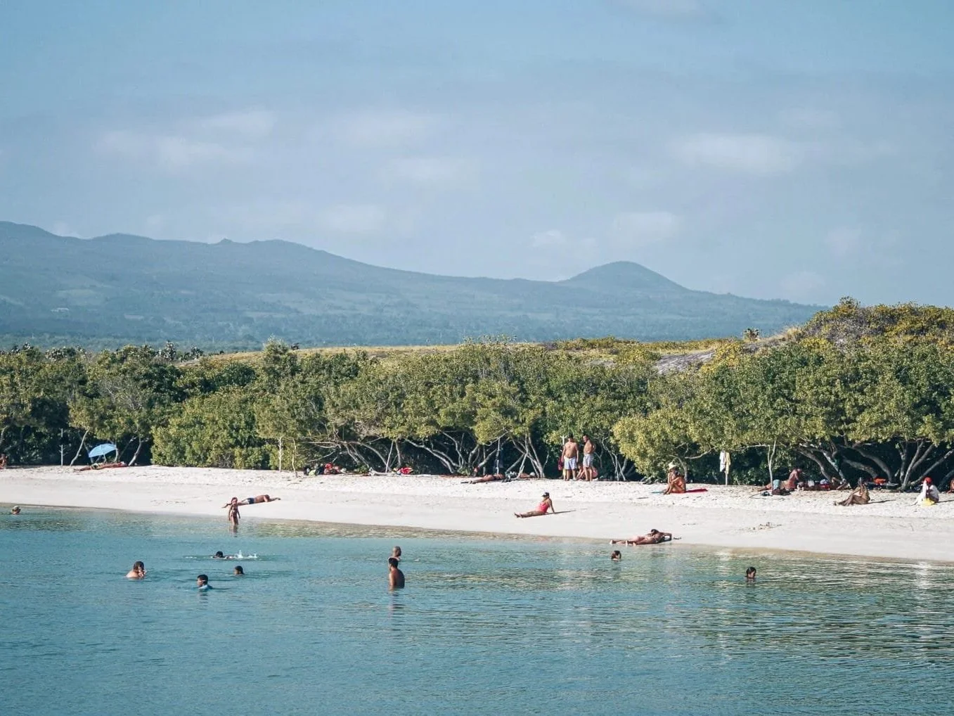 plage-santa-cruz-galapagos-1536x1018.jpg