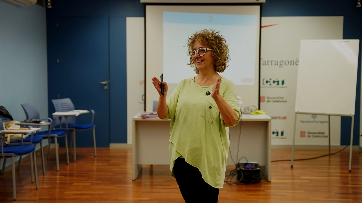 Cristina Milián dando clase de genosociograma