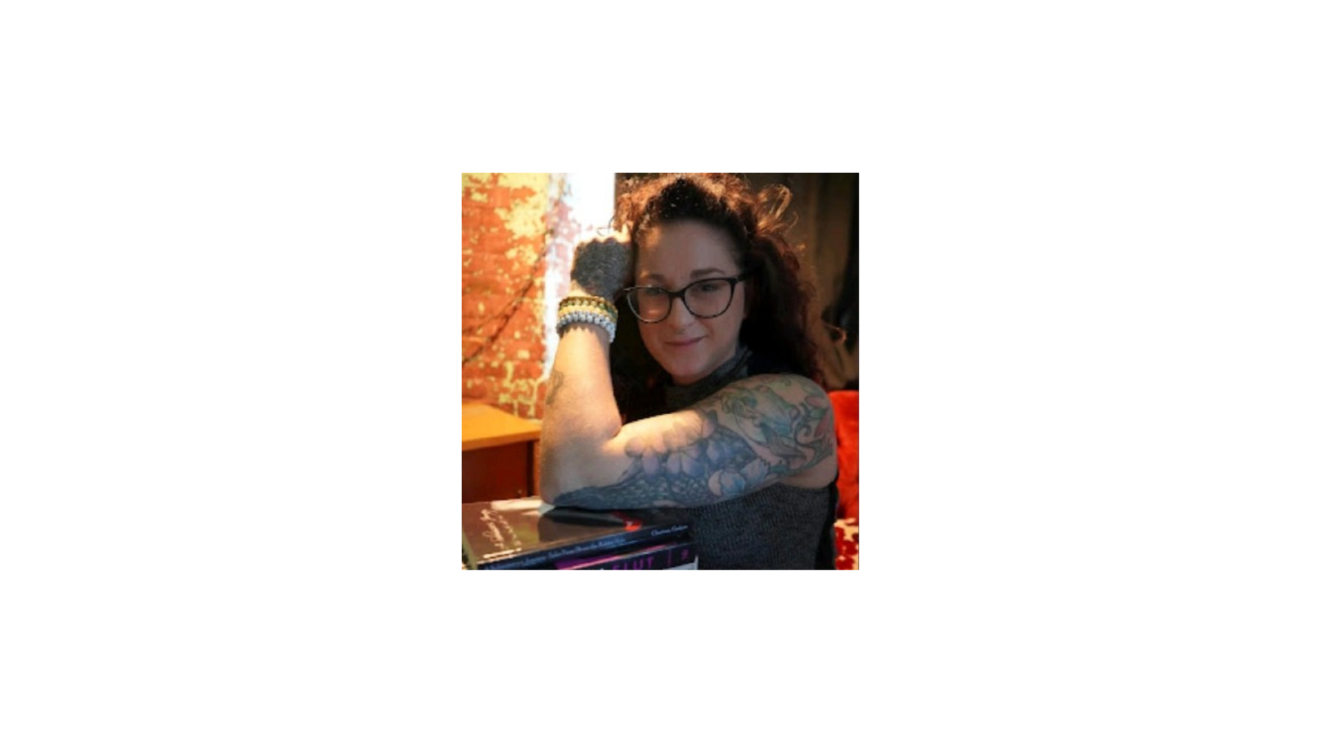 LAUREN.png
