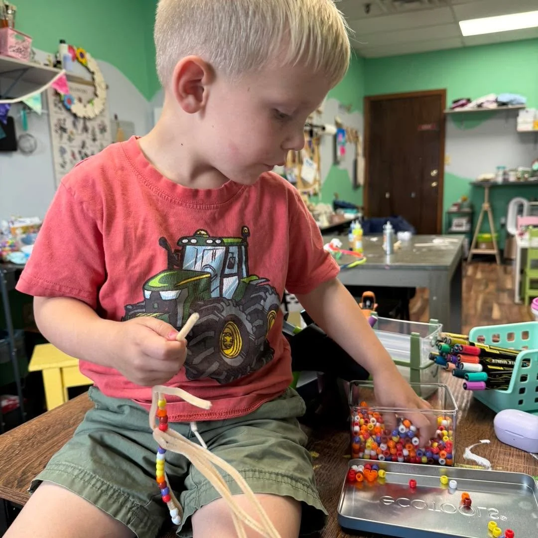 🌽 cute pipe cleaner & pony bead corn craft
👍 4 year old approved!
#art #happy #neuroaesthetics #mentalwellness #whichcraftartbar #steameducation #createeveryday #adhdcreativity #corn #fallcraft #prek #preschoolcrafts