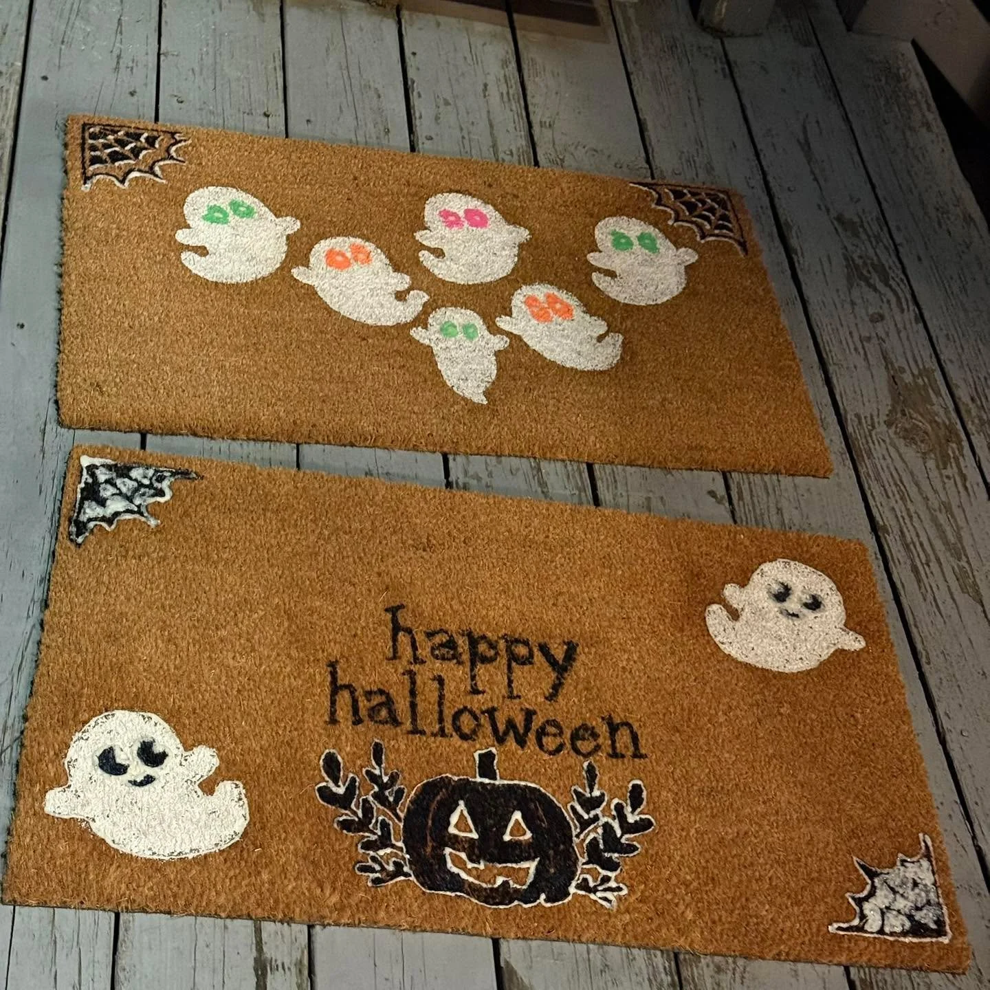 some spooky painted doormats from a private event this week!

#art #neuroaesthetics #witchyvibes #hexthepatriarchy #feminineenergy #adhdcreativity #diy #createeveryday #perfectisntreal #whichcraftartbar