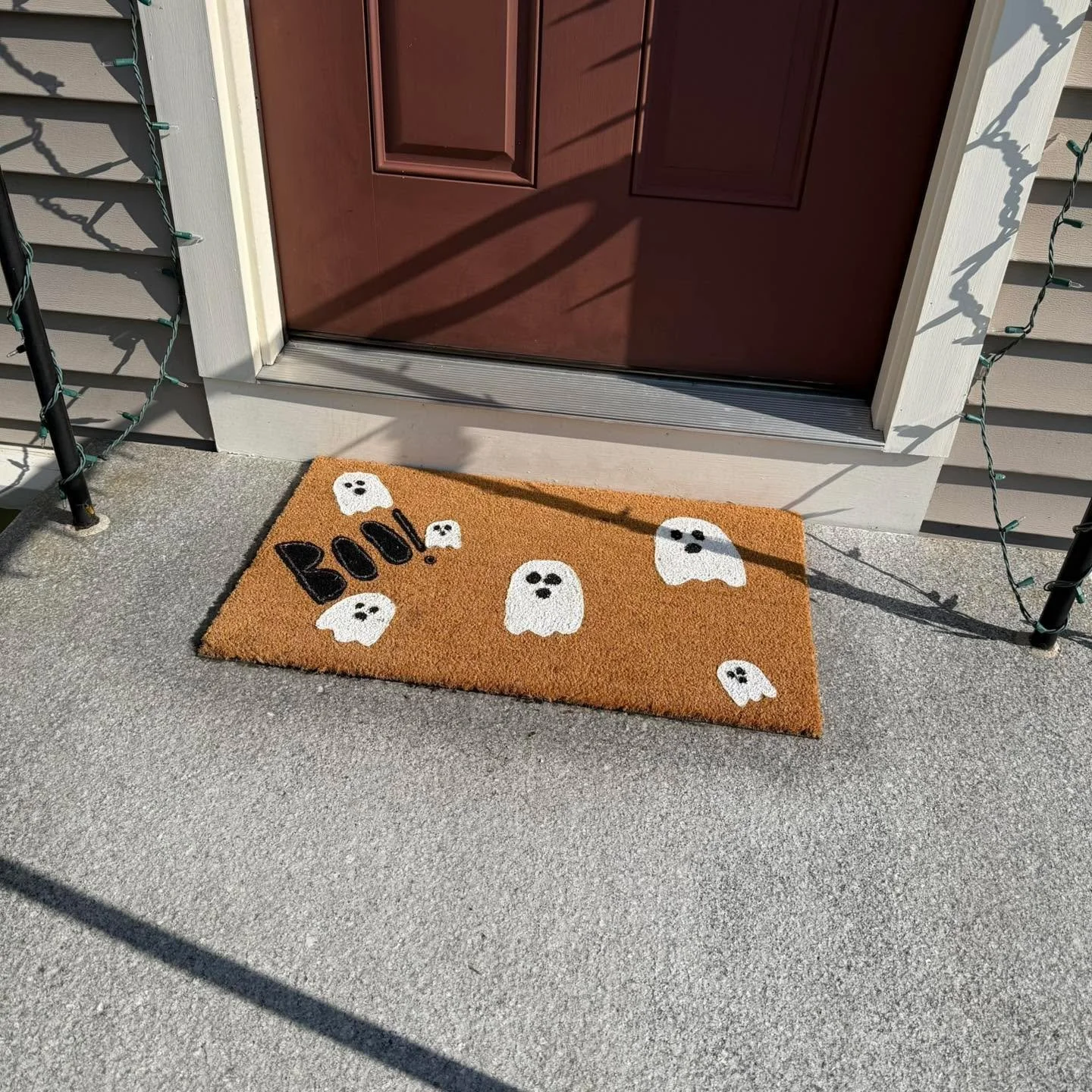 Isn&rsquo;t this fun! A quick door mat for spoooooky season! 👻 

#art #hexthepatriarchy #witchyvibes #mentalwellness #whichcraftartbar #perfectisntreal