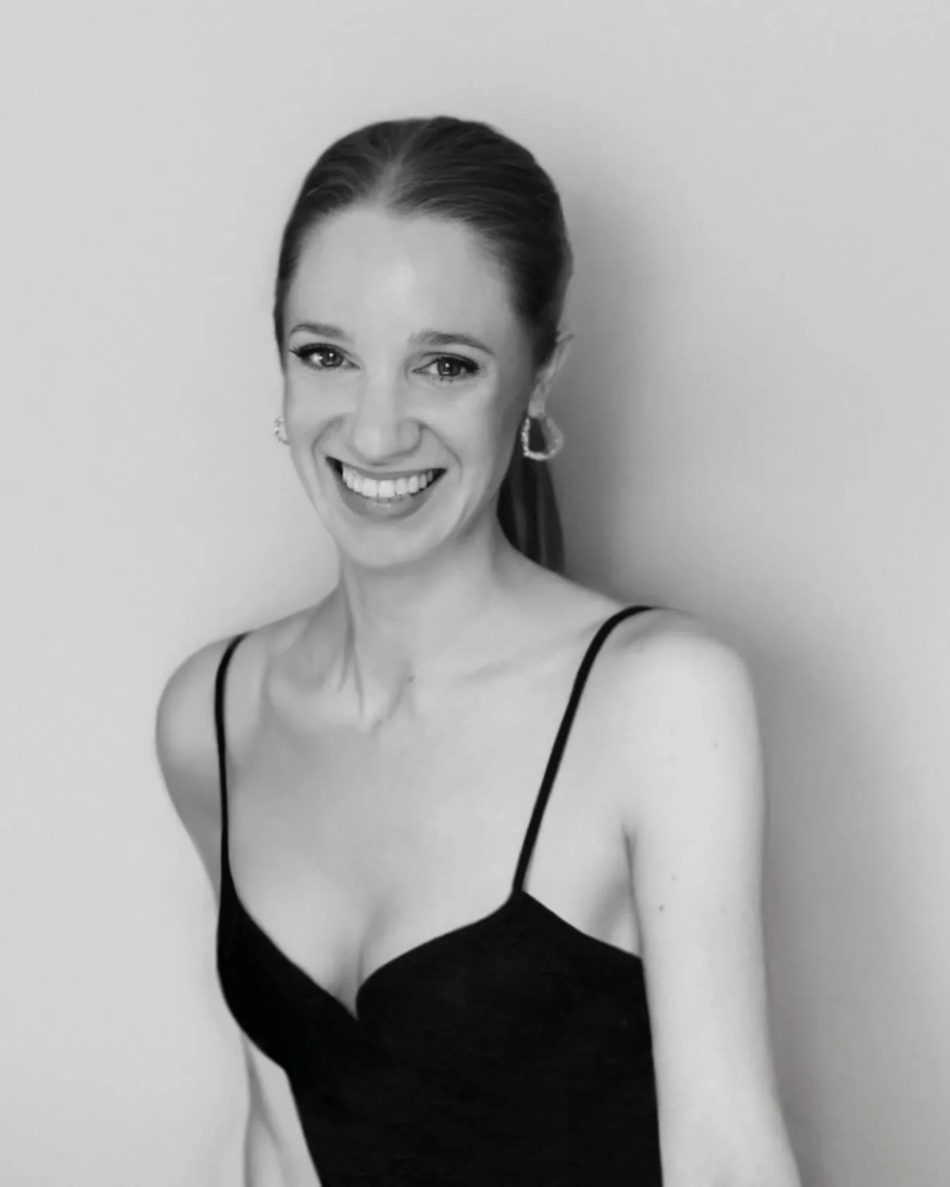 I’m Mareike — founder of Moonlight Society, the companionship agency that Berlin was missing. ✨
I started this journey 10 years ago as a feminist research project during my studies — what began as intellectual curiosity became a pe
