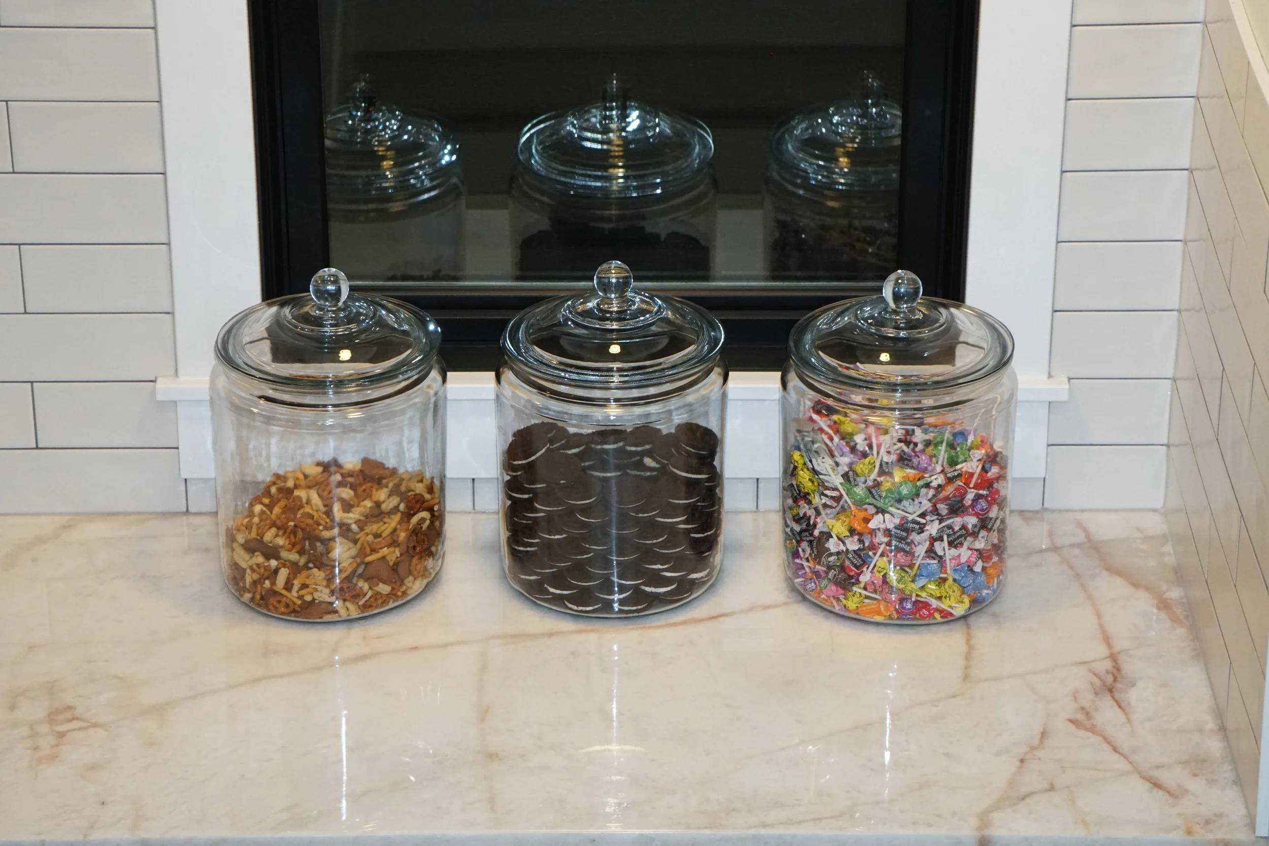 WEBSITE WI KITCHEN JARS.JPG