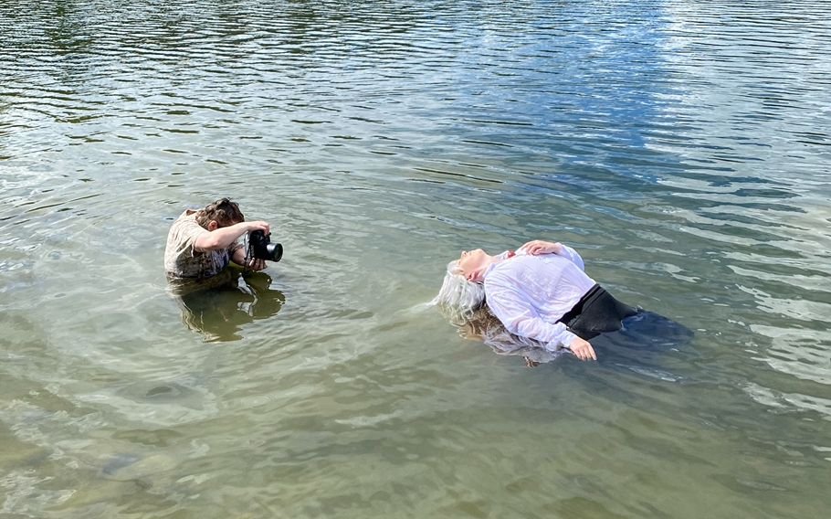 Photographing in a very cold lake