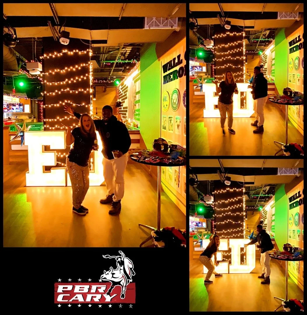 When the ER crew clocks out&hellip; the party clocks IN 😎🎄
Rex ED holiday party = lights on, stress off.
#MarqueeMoments #RexED  #Holidaylights