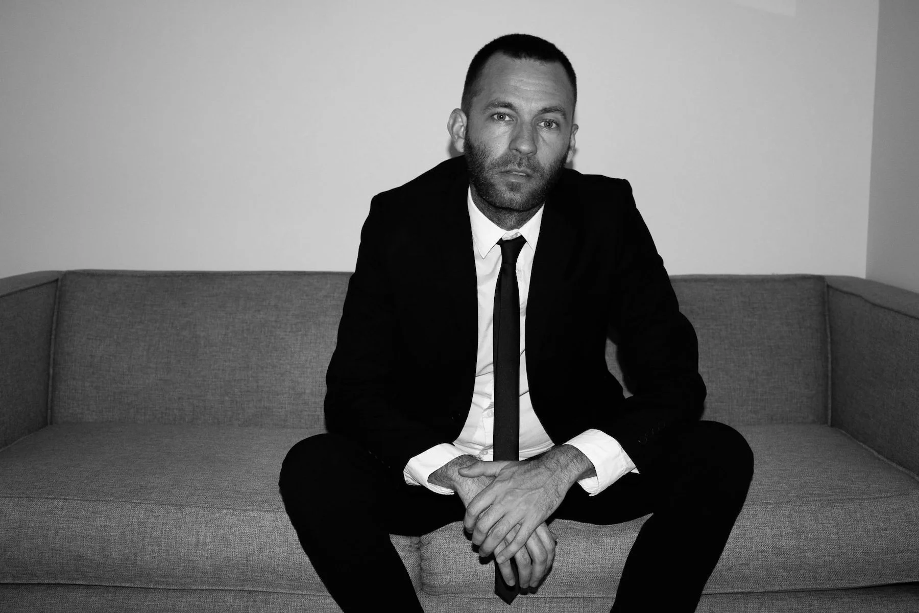 Portrait photograph of award-winning author Taylor Thomas Smythe