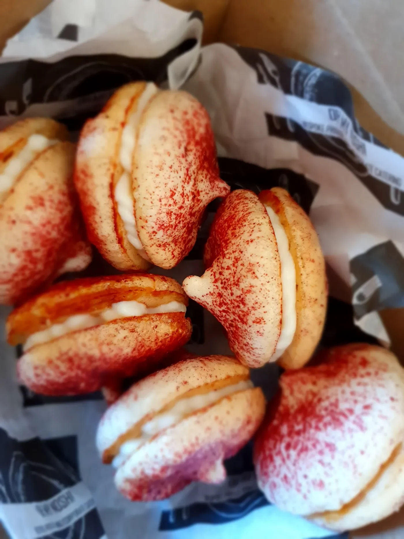 beetroot-macarons.webp
