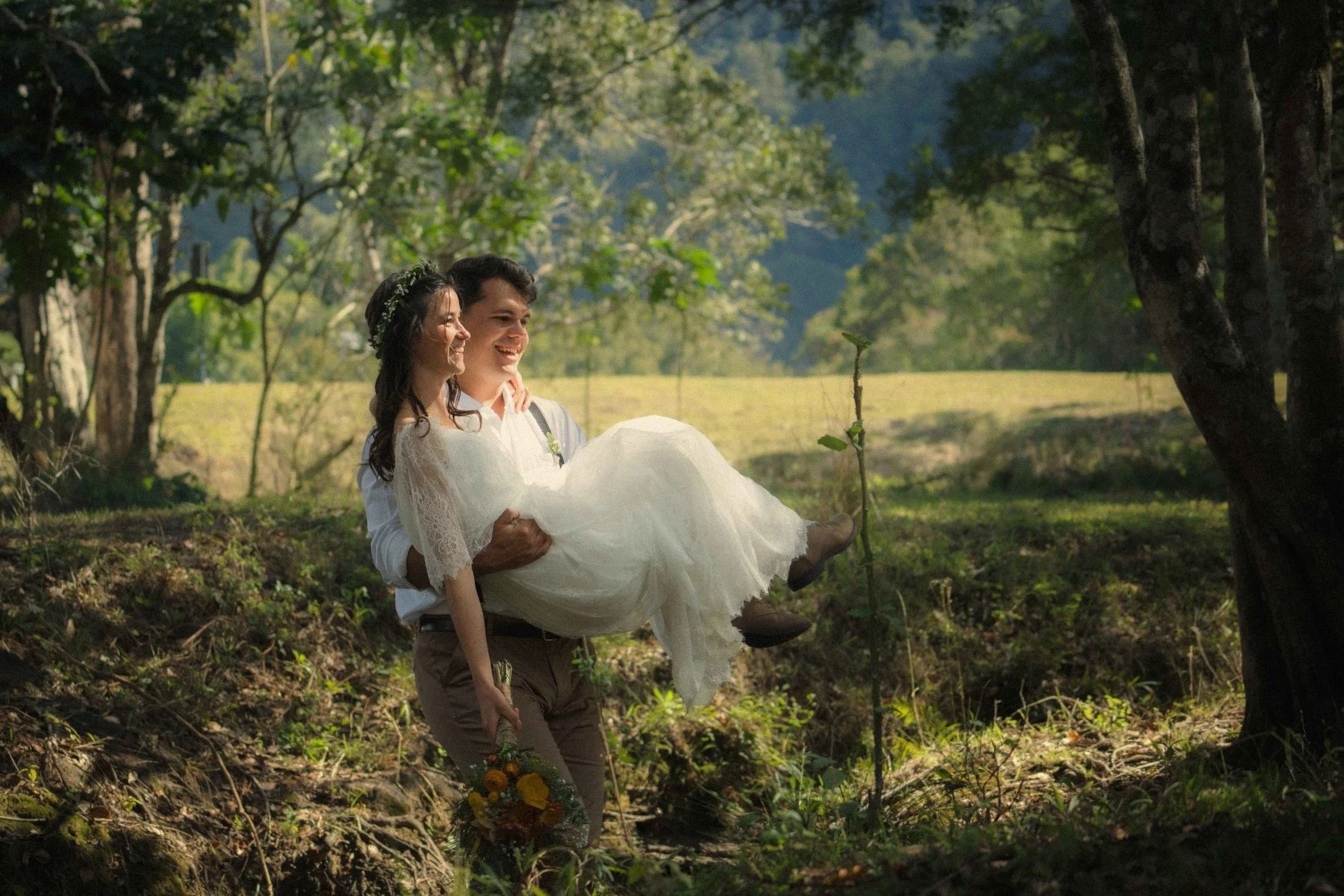 Bride and groom candid nature forest idea