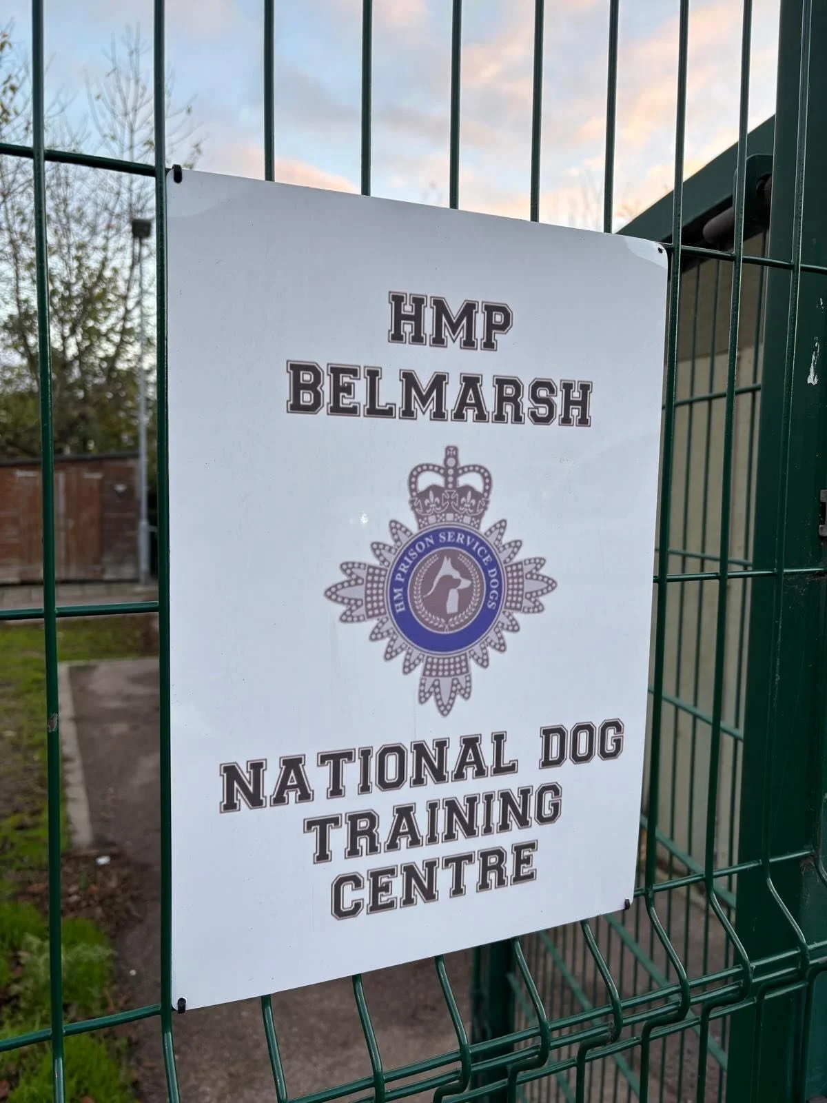 What an honour to be invited to @hmp_belmarsh with the dog handlers from The National Dog Training Centre today. So privileged to see behind the scenes and to see what your stunning dogs can do, and to see the how the handler dog relationship works. 