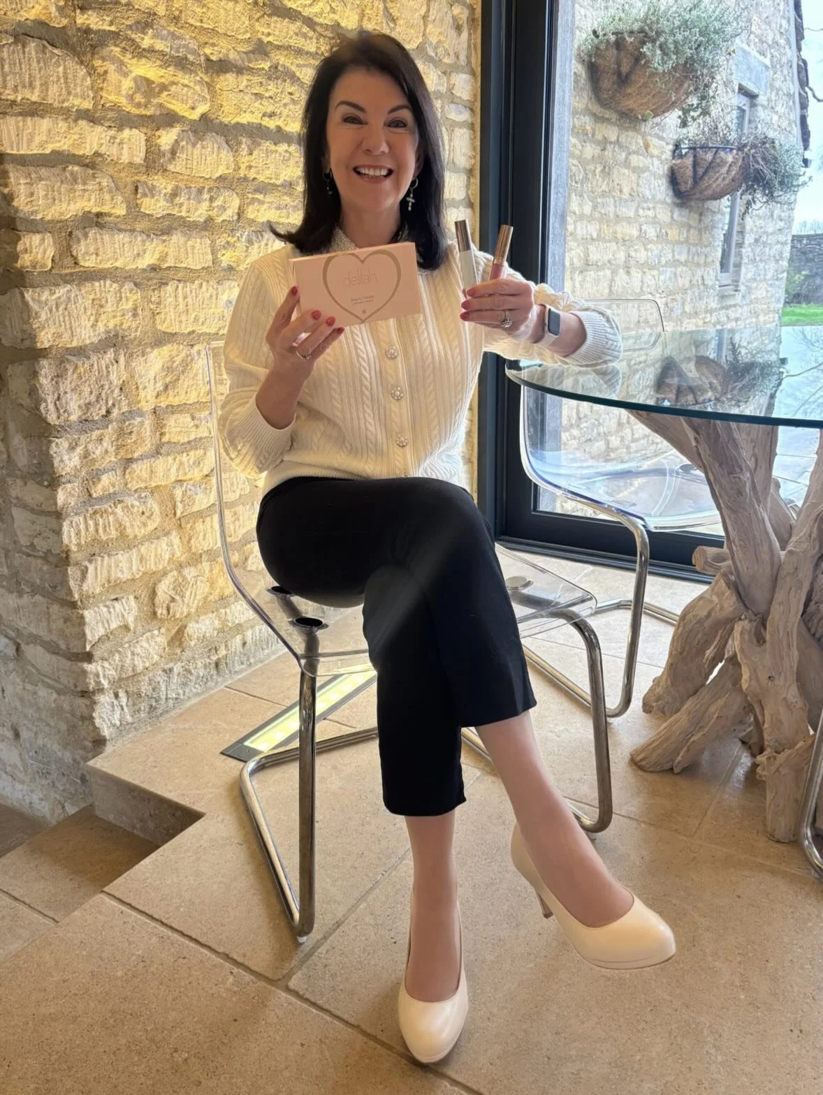 March brings another #Dawnrecommends for @rangefordvillages, this time featuring some wonderful #mothersday gift suggestions from @callashoesuk @edmunds_uk @delilahcosmetics and @popsa - do have a read for more information and some discount codes jus