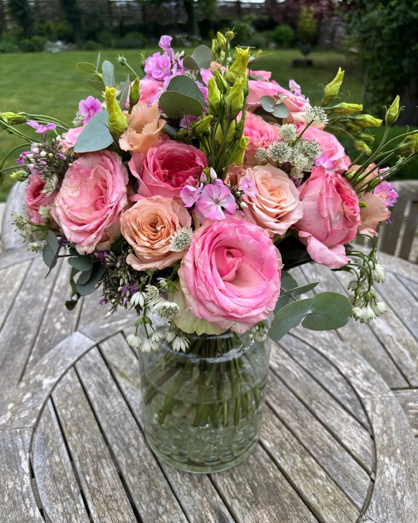 I'm one spoiled lady! Always lovely when @moysesstevens arrive chez Harper