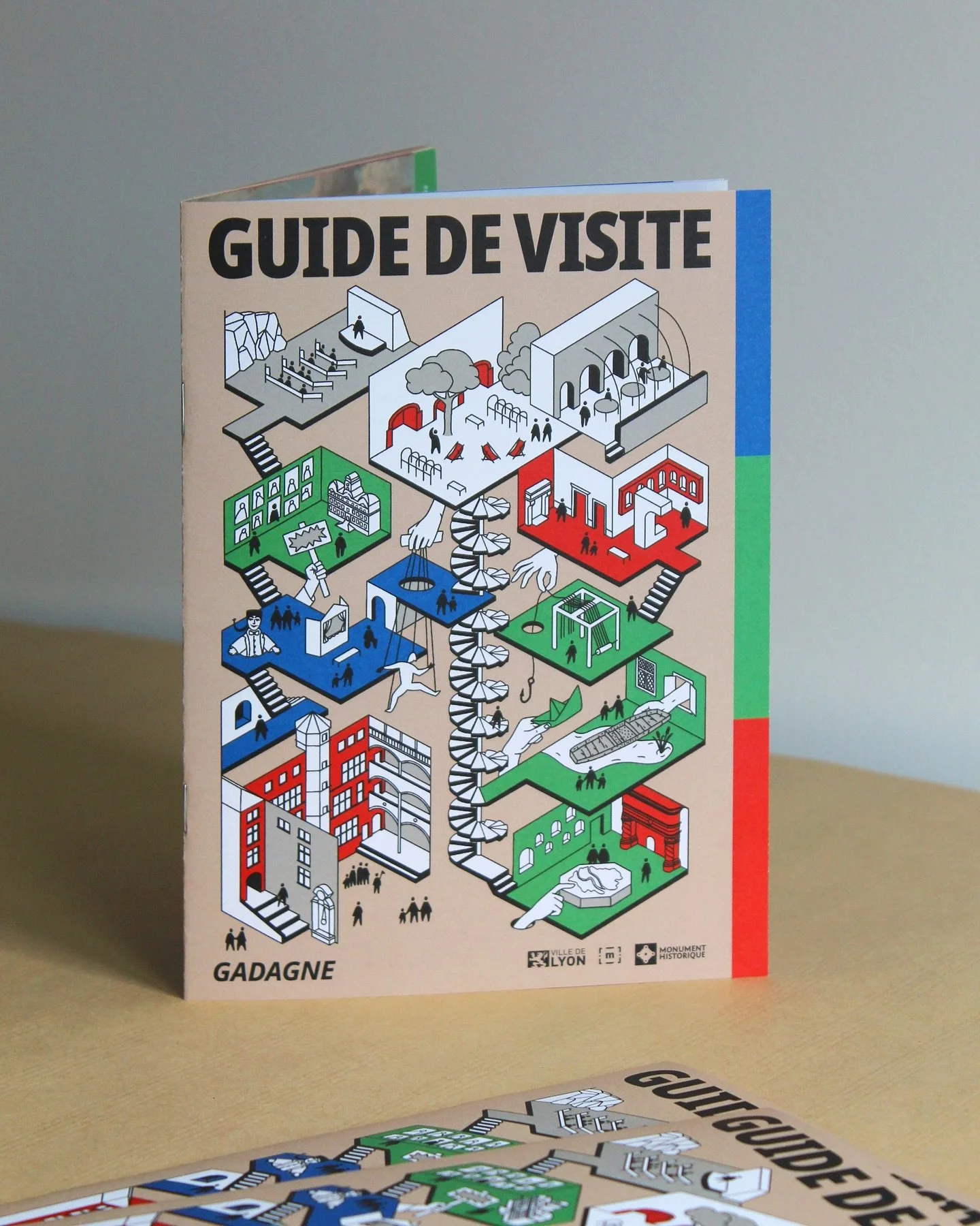 Images de mai 🎞️
&bull; mon illustration visible sur les nouveaux livrets du @mhlgadagne + @mamgadagne 🏛️
&bull; 5 jours sous le soleil d&rsquo;Amsterdam, ch&egrave;re &agrave; mon c&oelig;ur 🌞
&bull; Vivre mon Animal Crossing way of life &agrave;