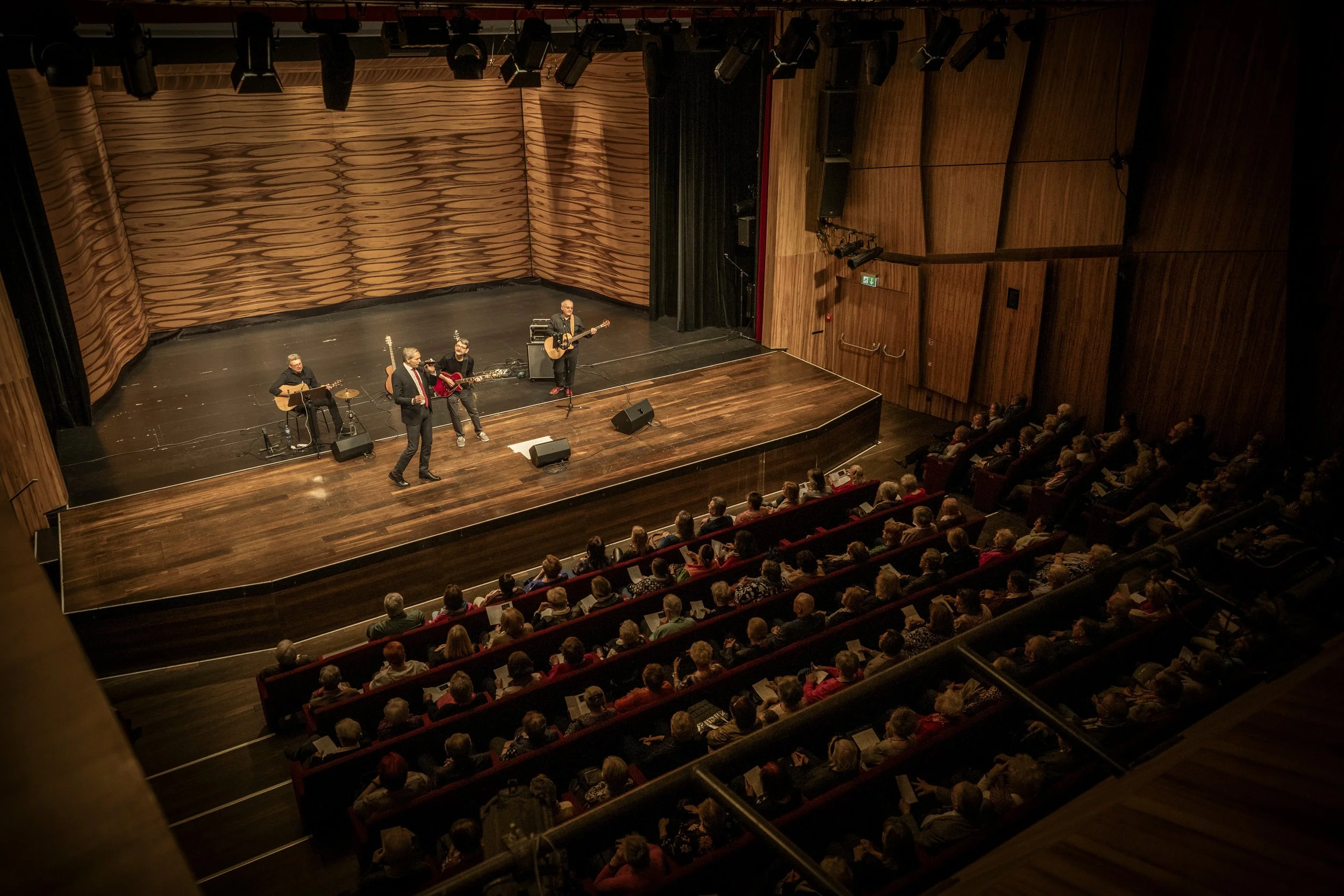 Die Schrägen von der Wiesn im Muth, dem Konzertsaal der Wiener Sängerknaben im Februar 2026