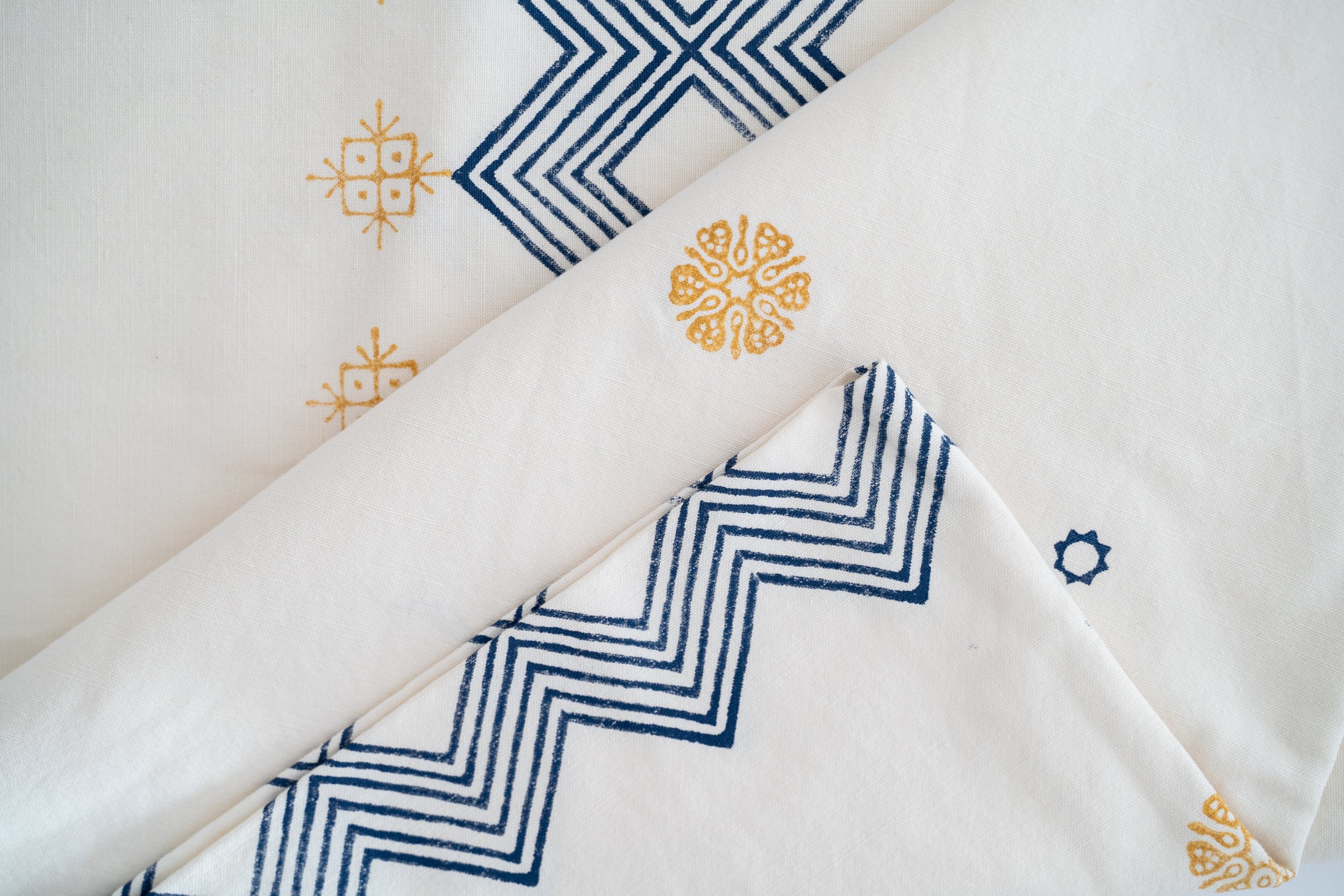 Zigzag Tablecloth - Blue 250 x 175 cm