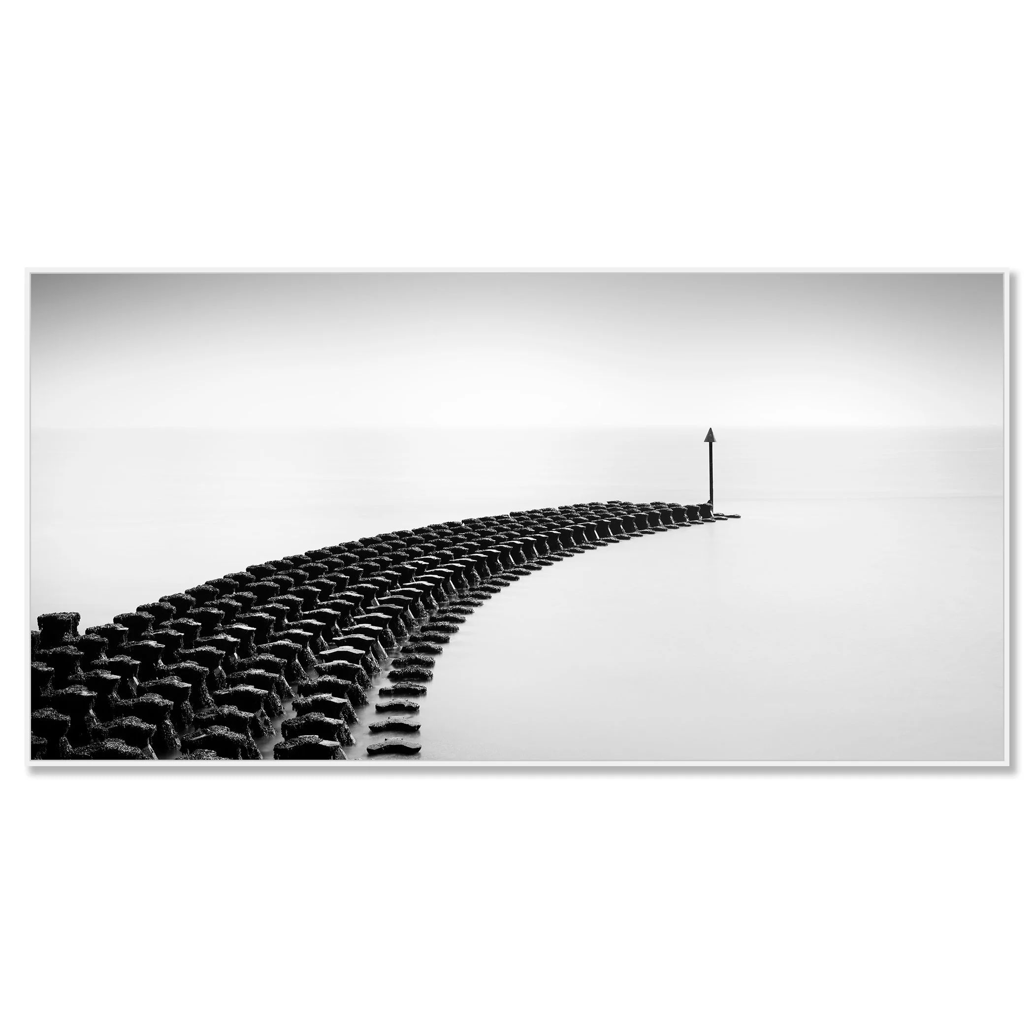 Cobbold’s Point, Panorama Study 1 – black-and-white photograph on Dibond in a white aluminium ArtBox. Photo by Gerald Berghammer.