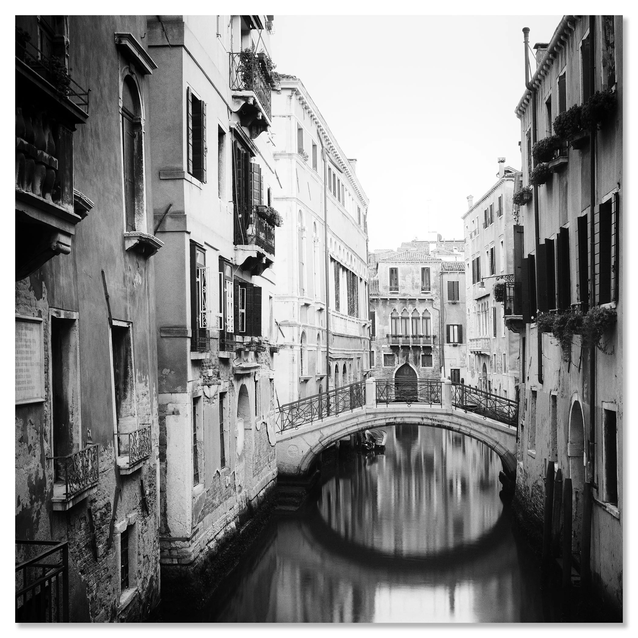The Bridges of Venice, Study 2 – black-and-white photograph mounted on aluminium Dibond, frameless.