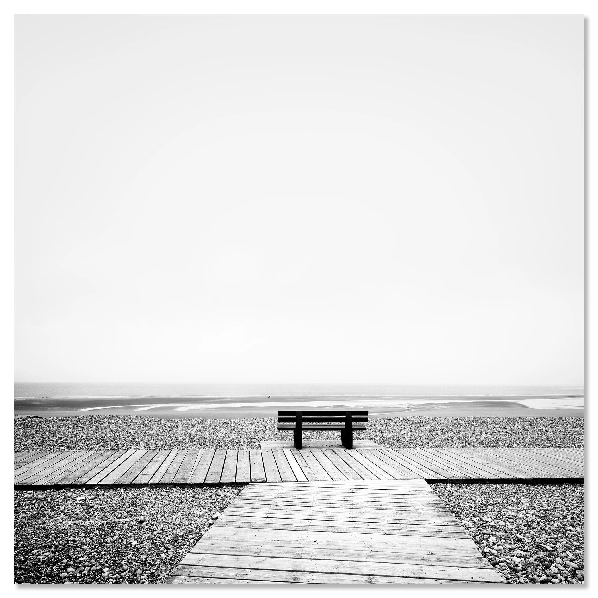 Relaxing Point Study 1 by Gerald Berghammer shown as a frameless black-and-white photograph mounted on aluminium Dibond.