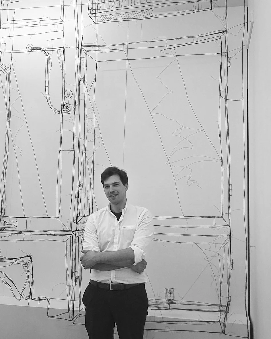 Ismael Picker-Schiebel with a wire sculpture, SILVERFINEART Gallery