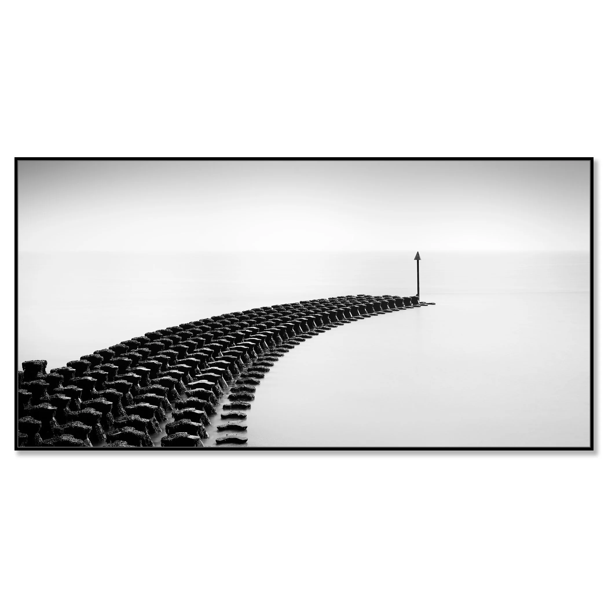 Cobbold’s Point, Panorama Study 1 – black-and-white photograph on Dibond in a black aluminium ArtBox. Photo by Gerald Berghammer.