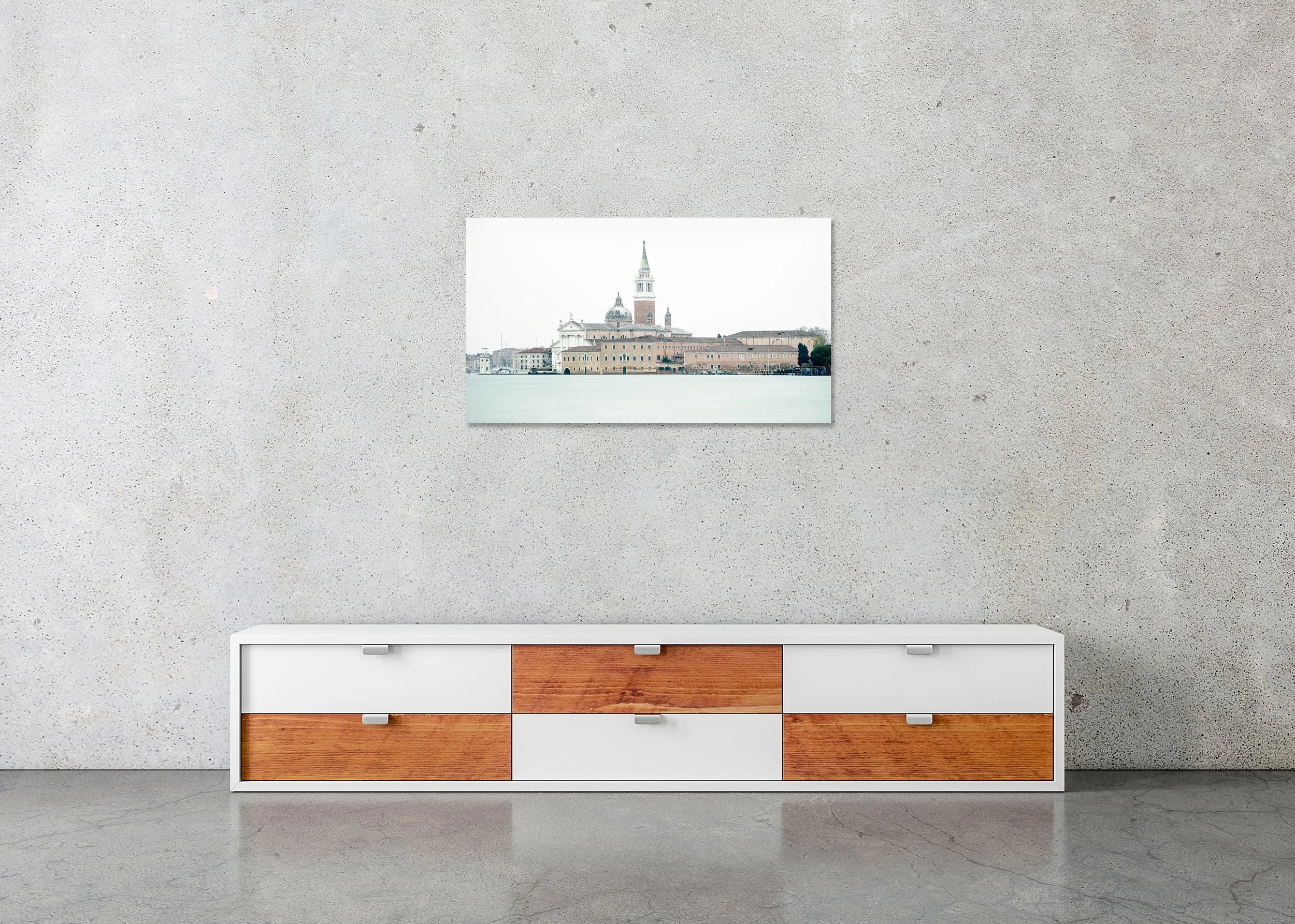 View of Venice, Panorama Study 5 – frameless colour photograph on aluminium Dibond displayed in a minimalist interior. Photo by Gerald Berghammer.