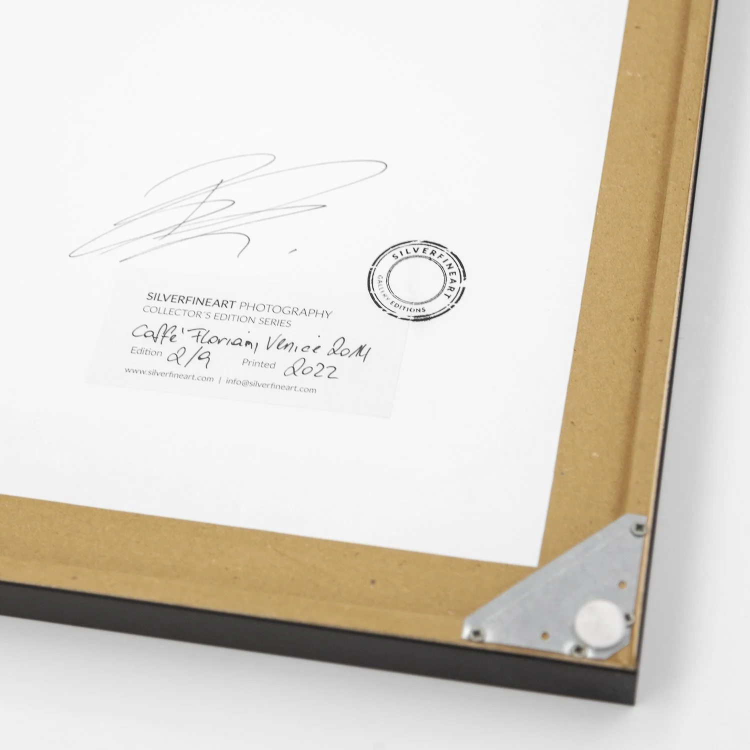 Close-up of Gerald Berghammer's signature and SILVERFINEART edition label for Caffè Florian, Venice, edition 2/9.