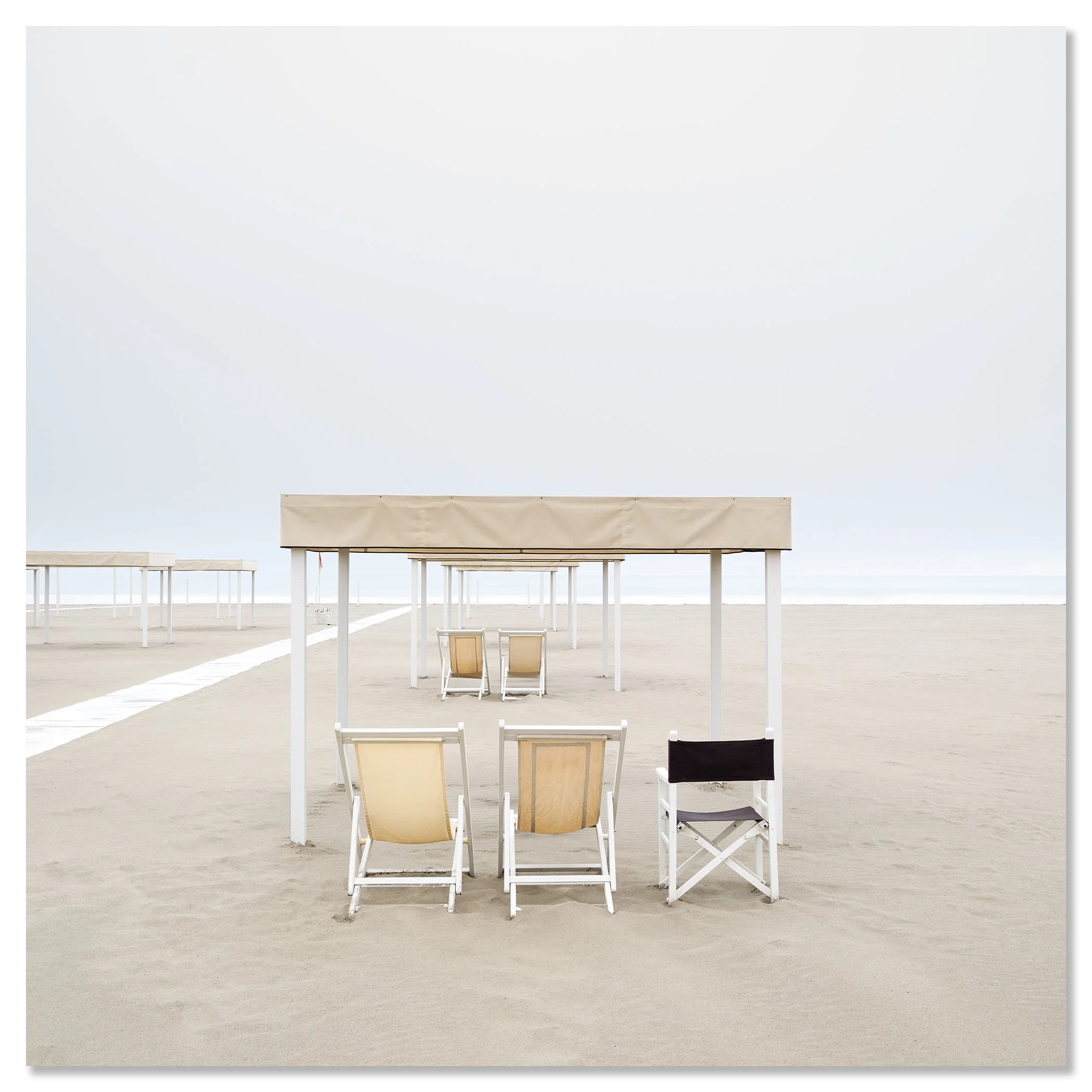Sun Loungers on the Beach, Study 1 – colour photograph mounted on aluminium Dibond, frameless. Photo by Gerald Berghammer.