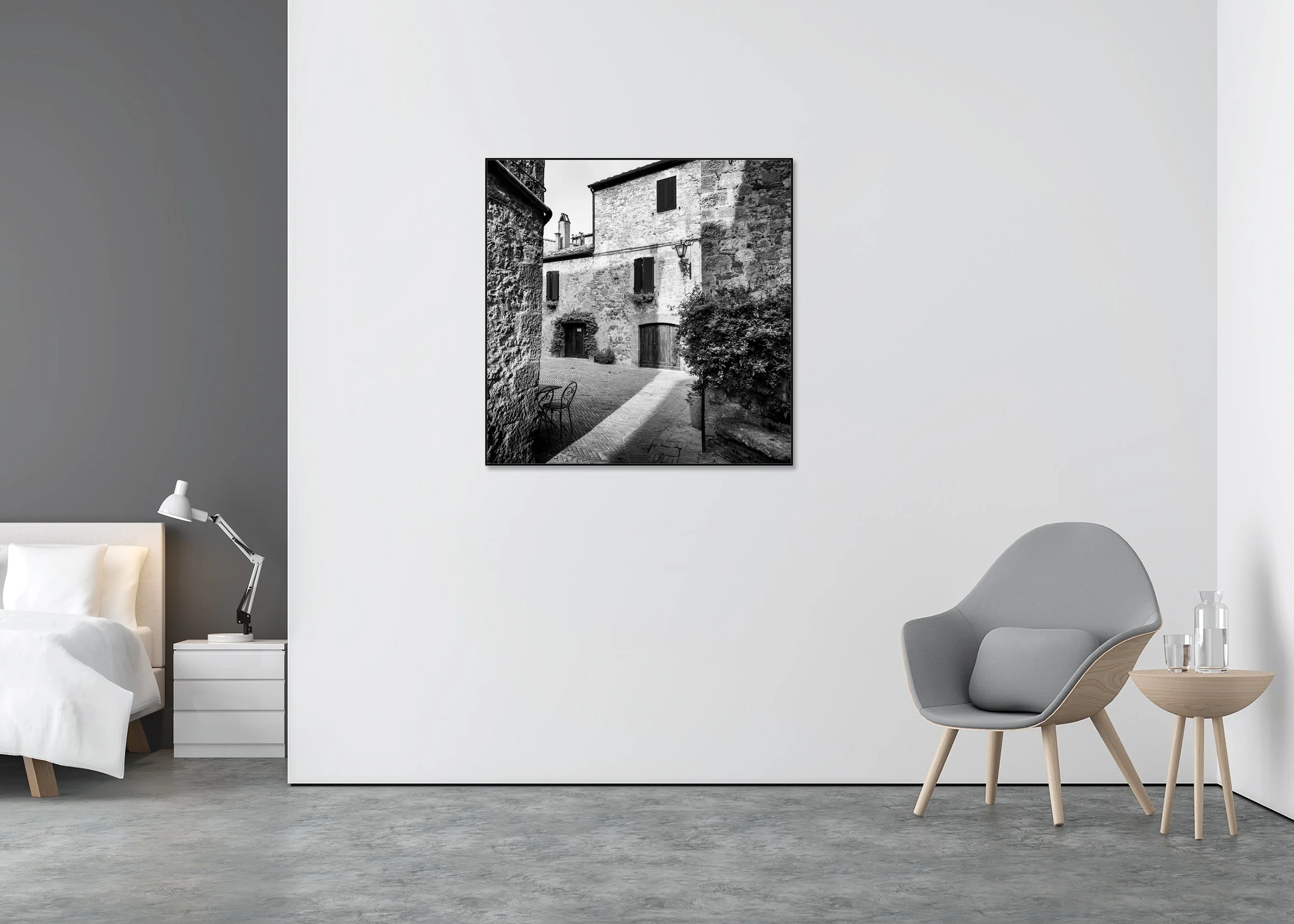 Tuscan Courtyard, Study 1 – black-and-white photo print mounted on aluminium Dibond in an aluminium ArtBox.